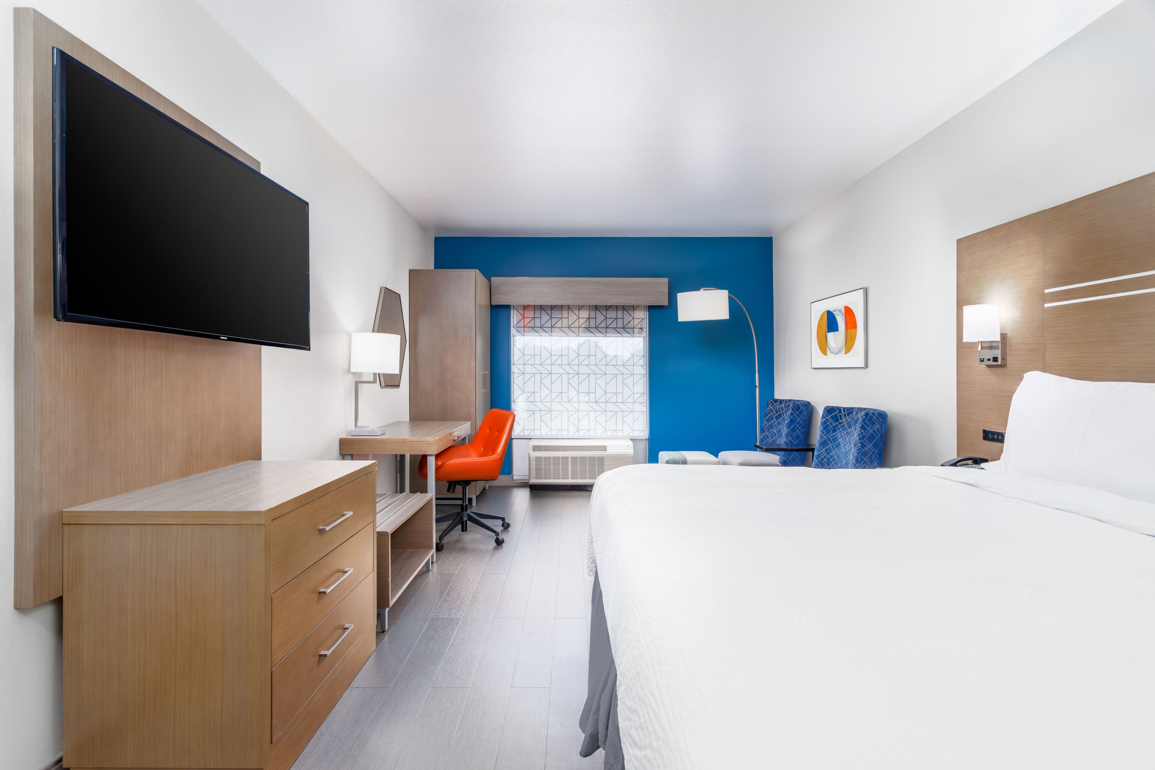 Holiday Inn Express & Suites Memphis Arpt Elvis Presley Blv — 42