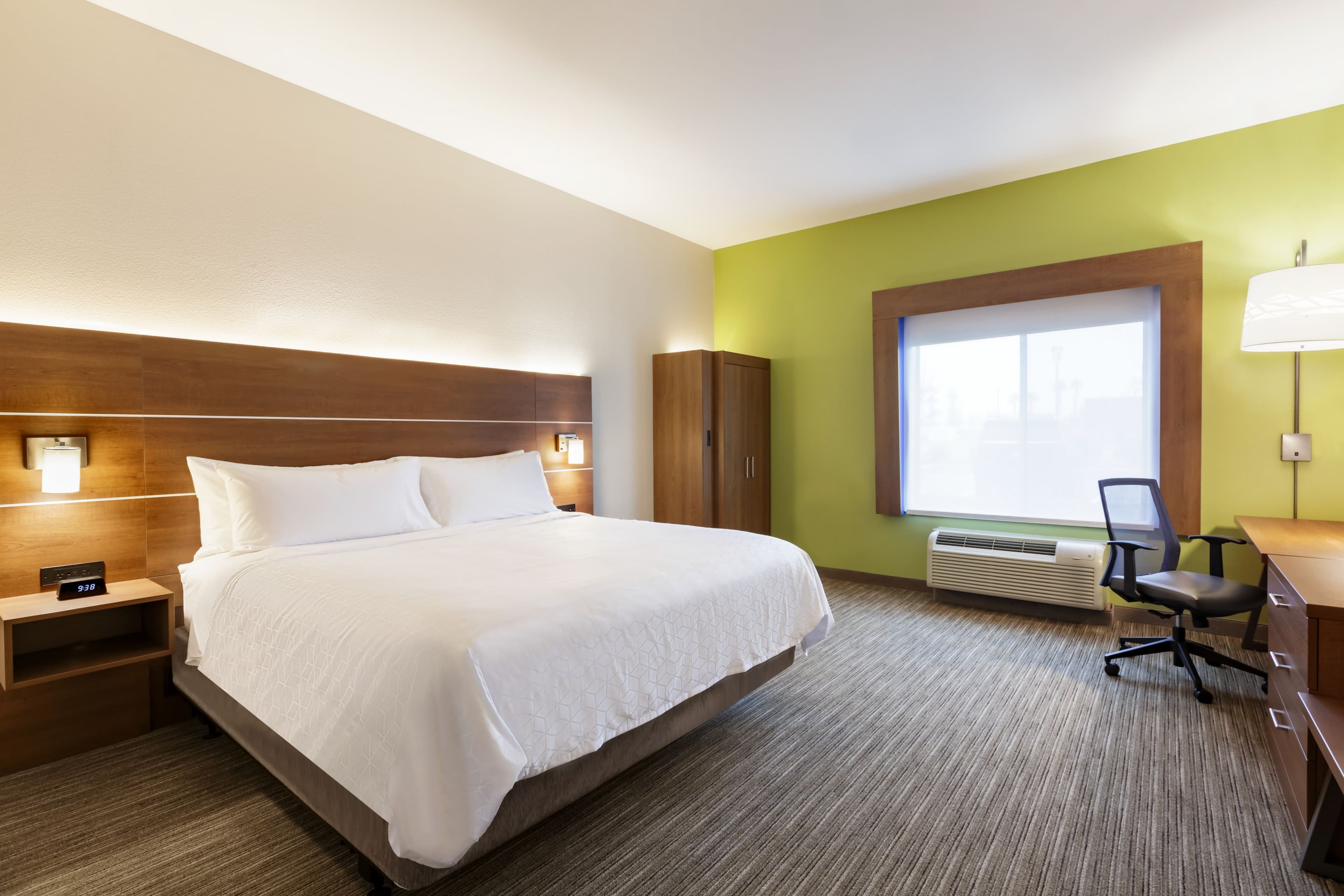 Holiday Inn Express & Suites Merced - Yosemite Natl Pk Area — 19