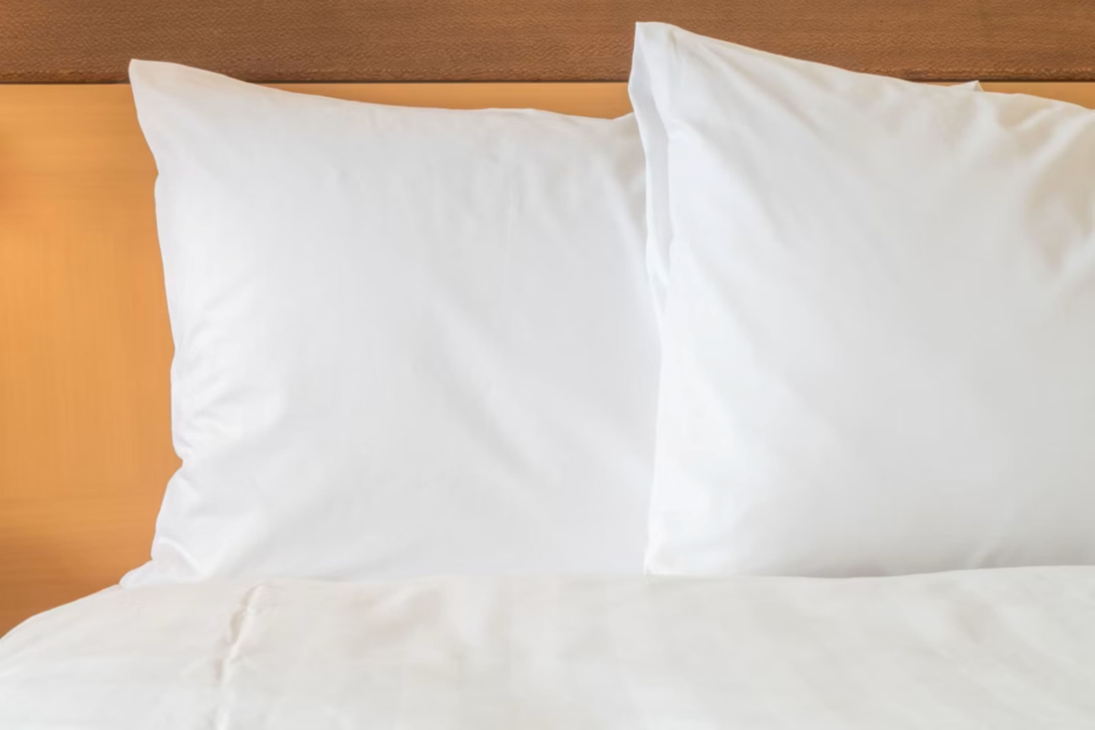 Holiday Inn Express & Suites Merrimack - Nashua — 2