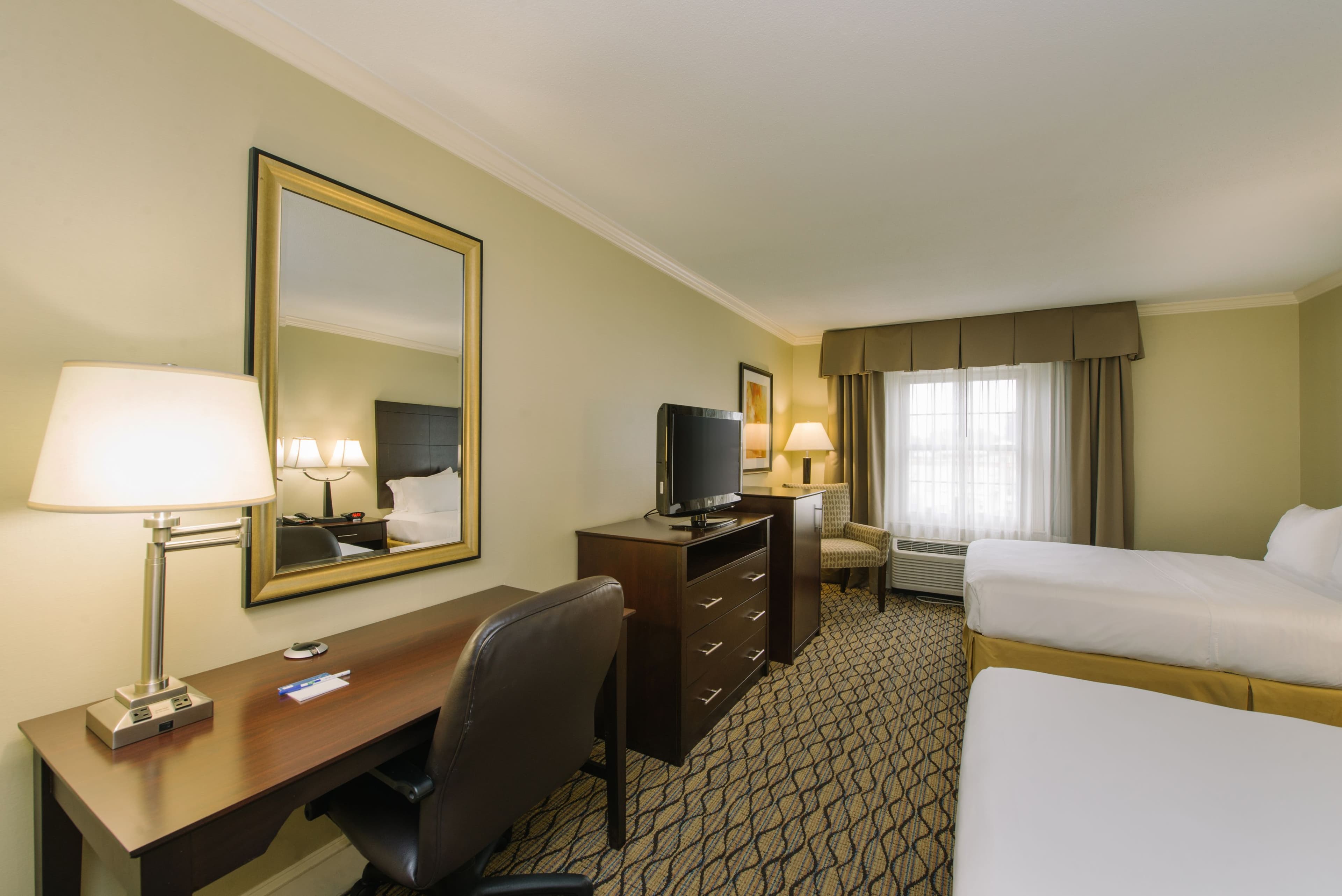 Holiday Inn Express & Suites Merrimack - Nashua — 17
