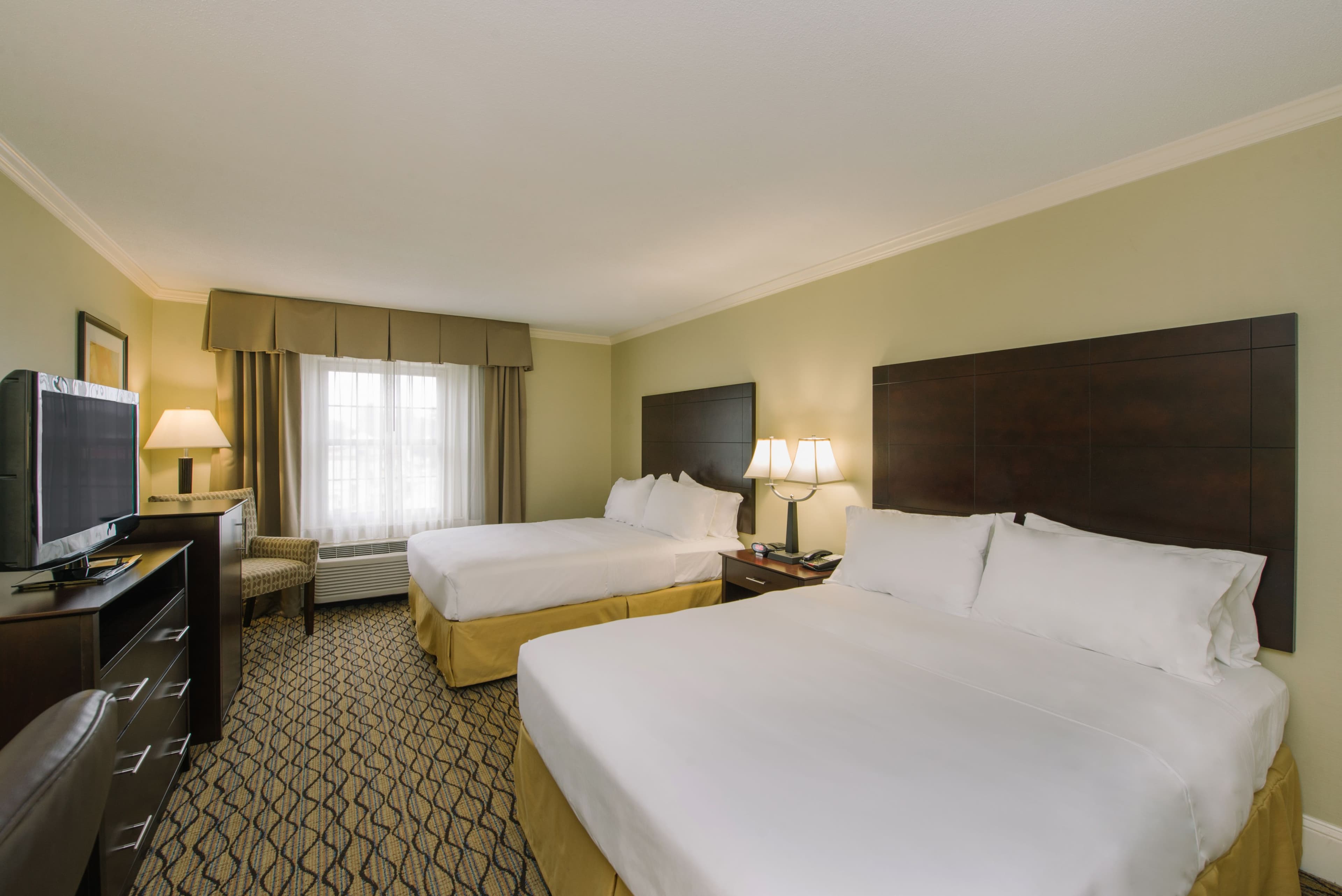 Holiday Inn Express & Suites Merrimack - Nashua — 13