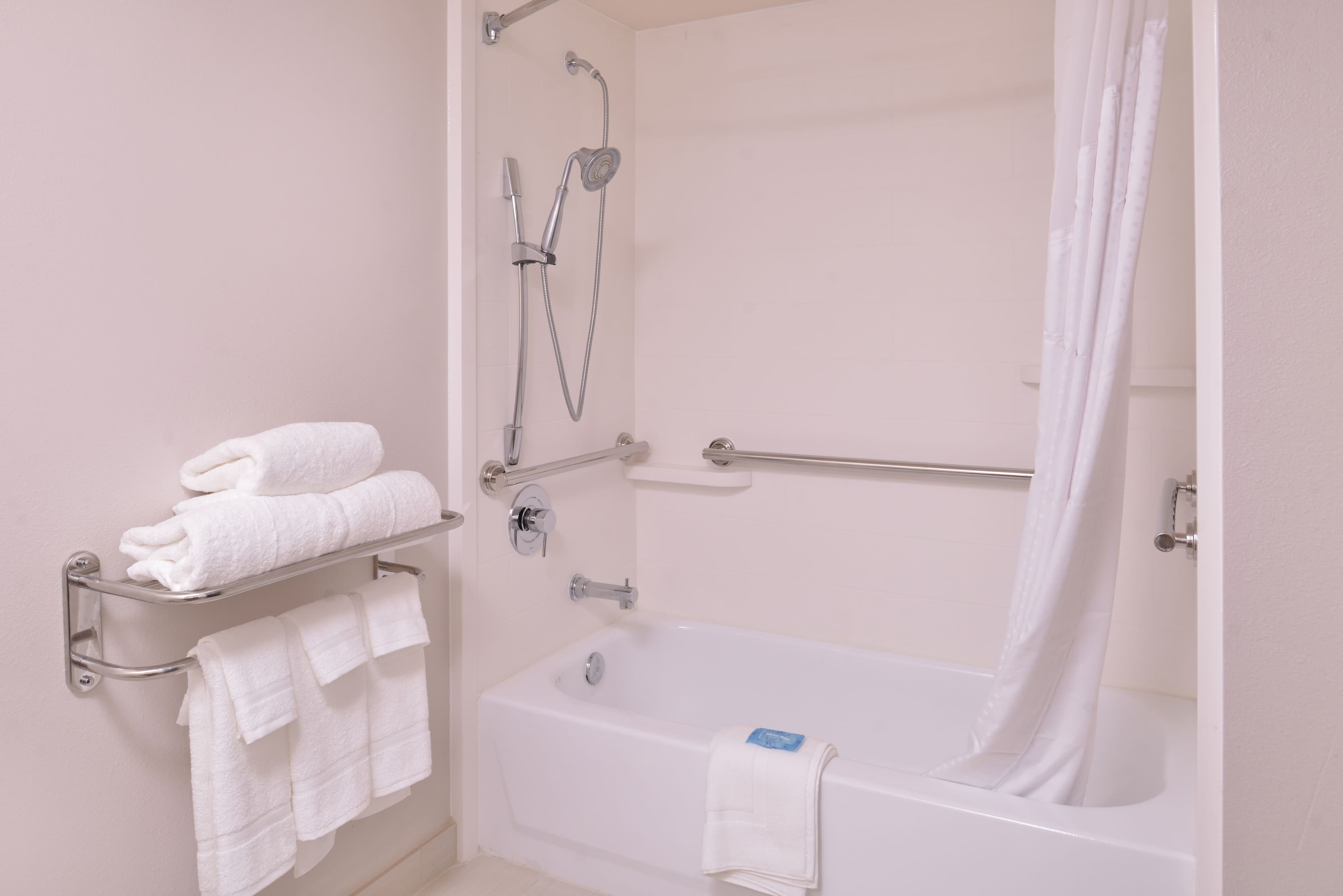 Holiday Inn Express & Suites Mesquite — 16