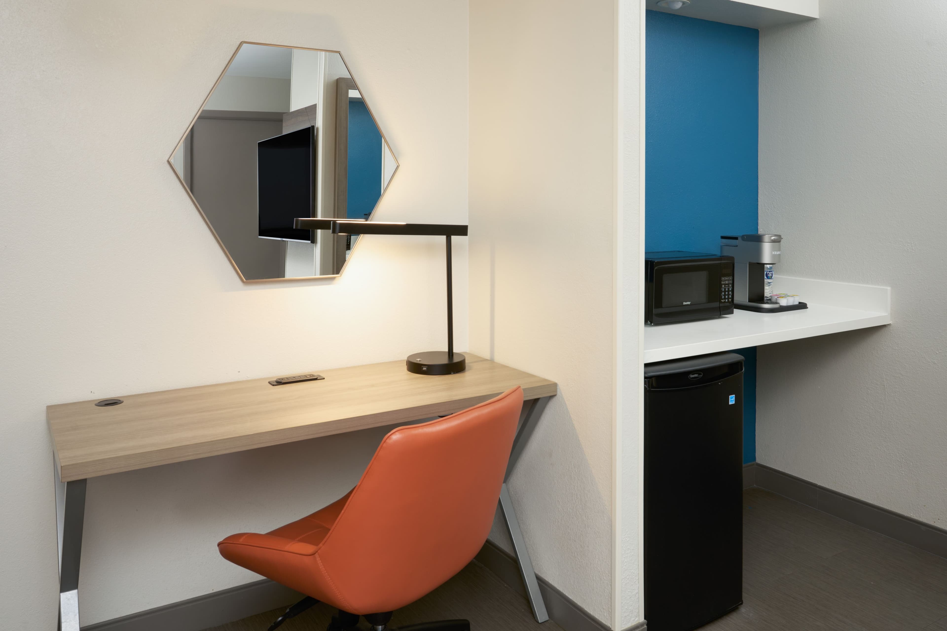 Holiday Inn Express & Suites Kendall East - Miami — 10