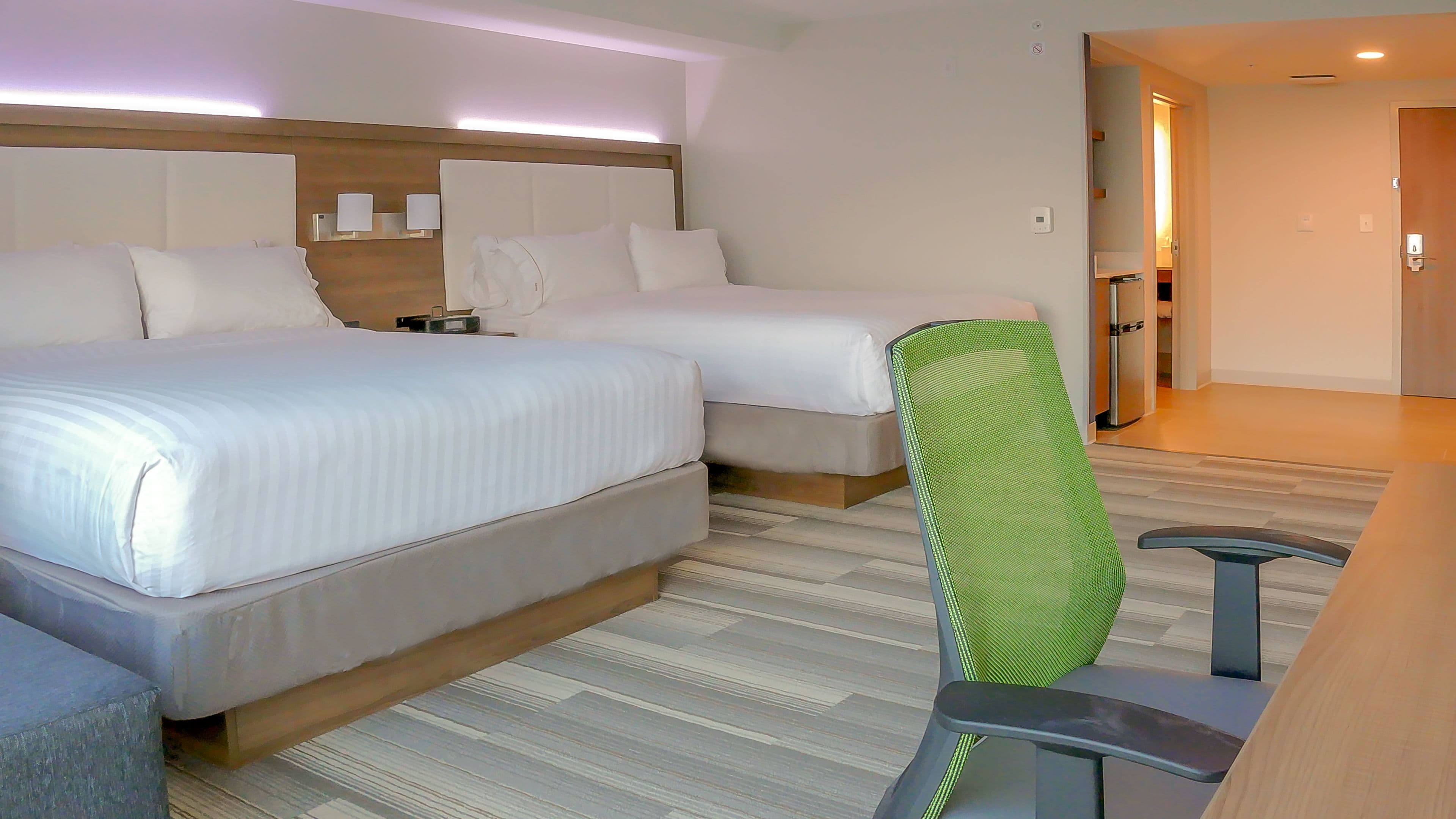 Holiday Inn Express & Suites Miami Airport East — 63