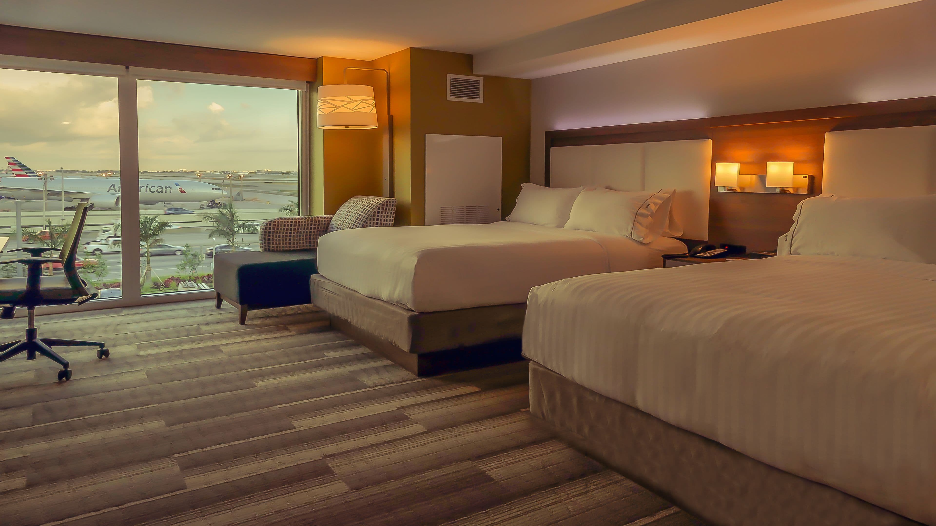 Holiday Inn Express & Suites Miami Airport East — 60