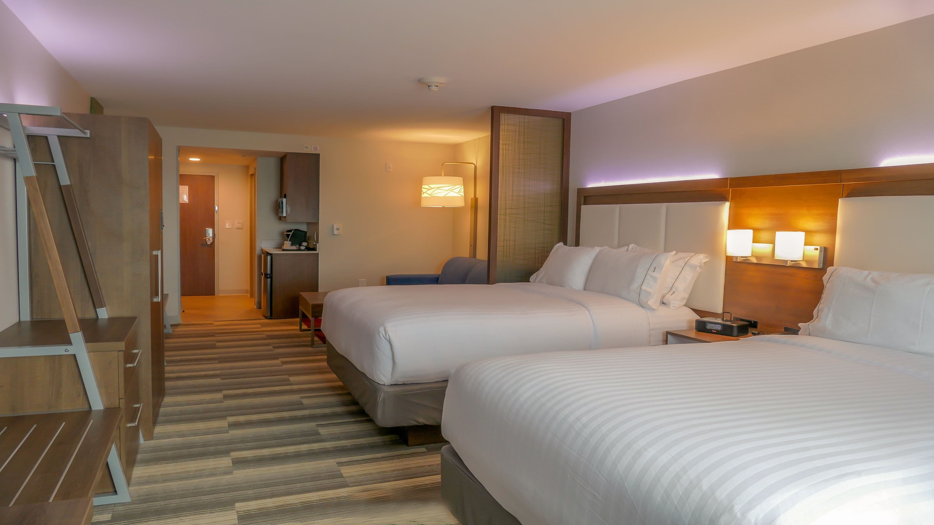 Holiday Inn Express & Suites Miami Airport East — 106