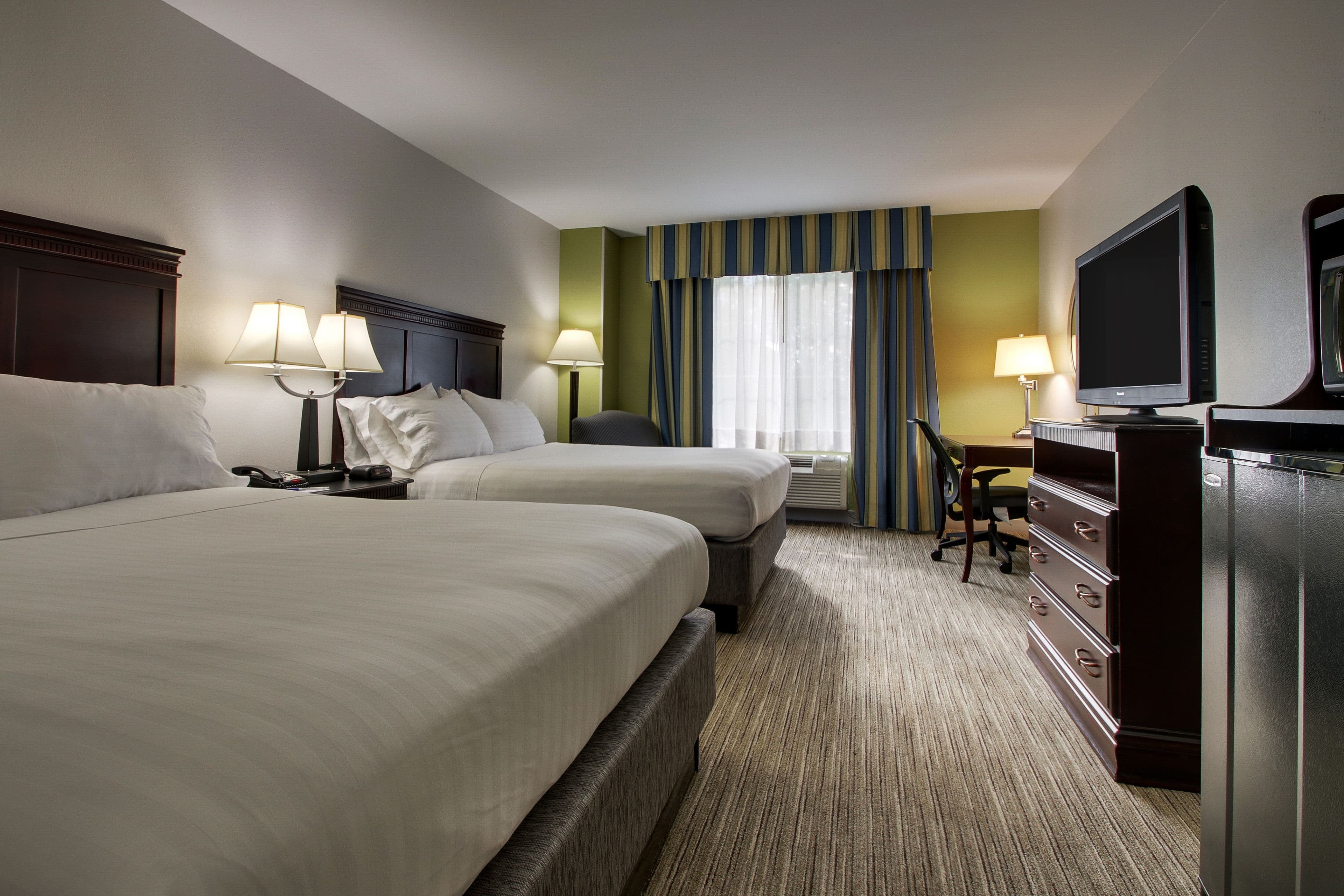 Holiday Inn Express & Suites Middleboro Raynham — 10