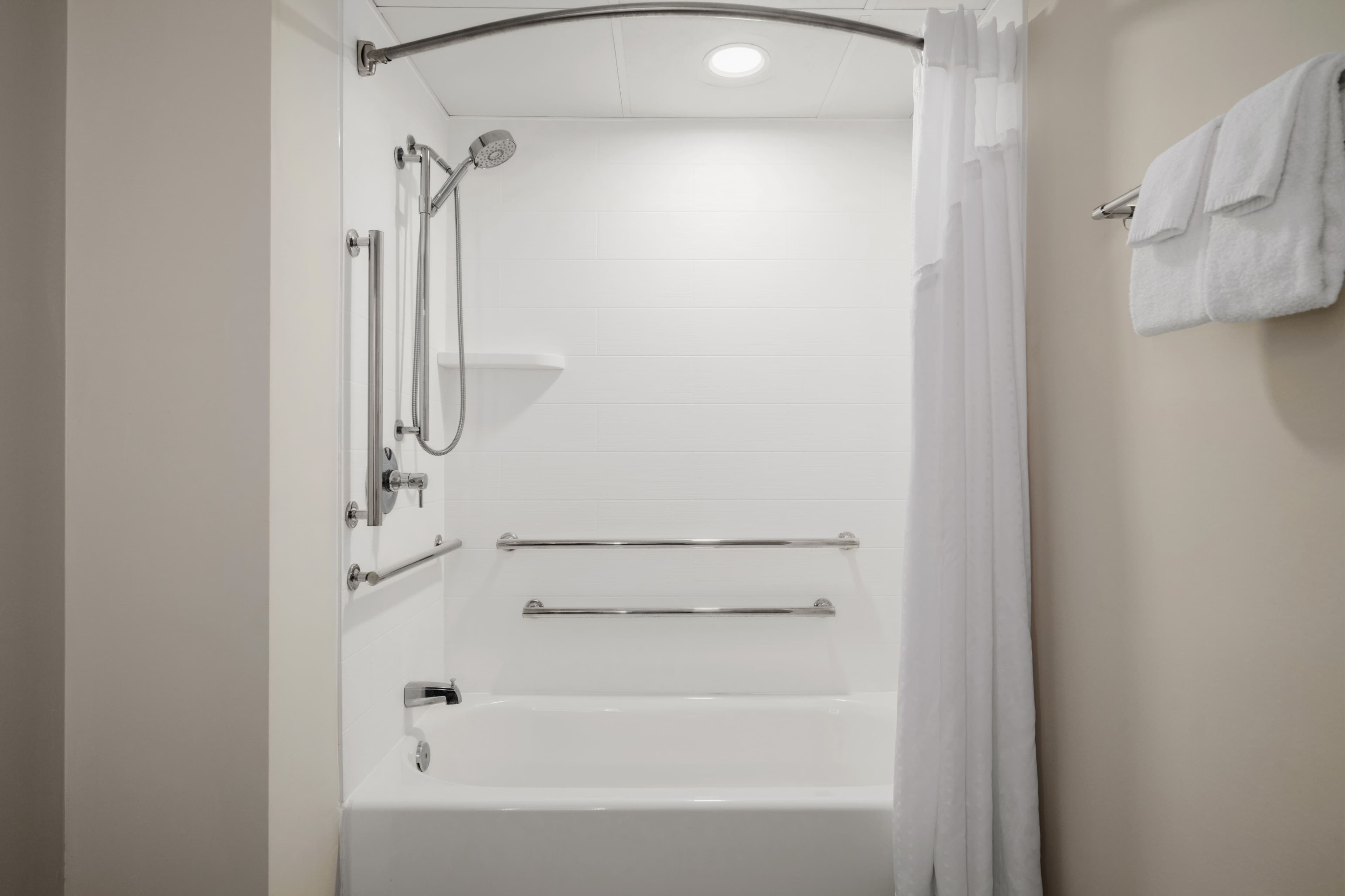 Holiday Inn Express & Suites Richmond-Brandermill-Hull St. — 16