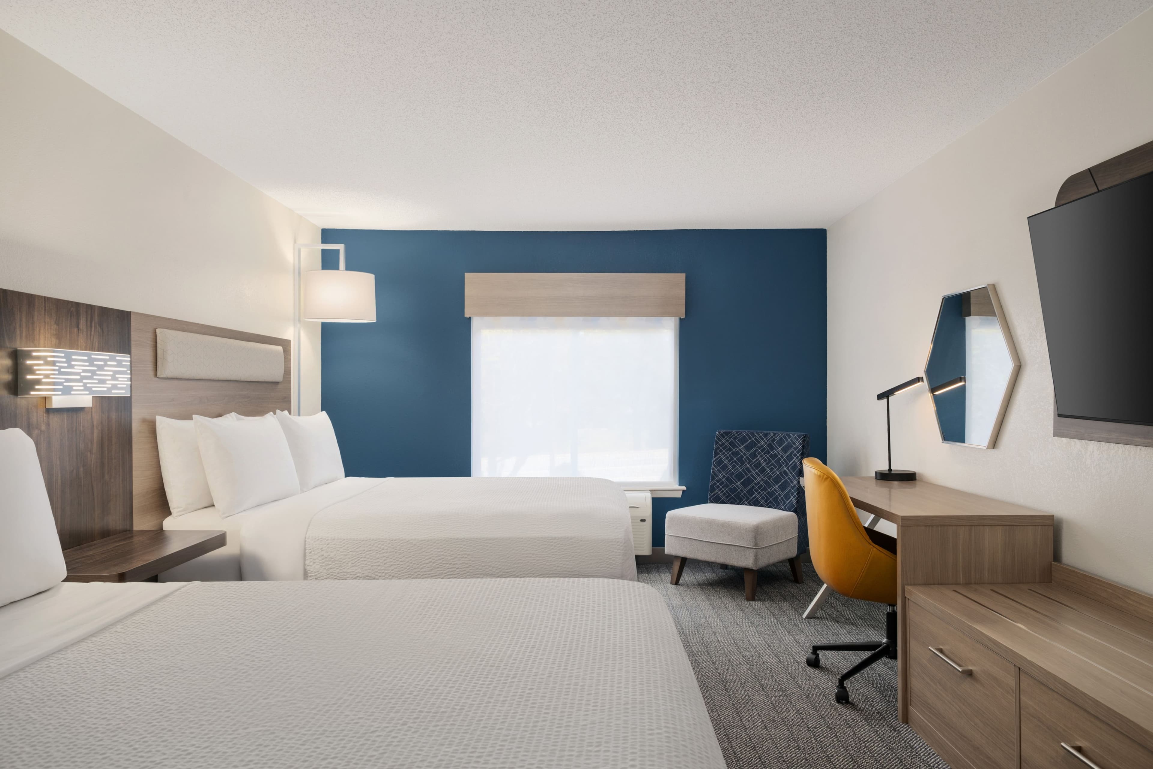 Holiday Inn Express & Suites Richmond-Brandermill-Hull St. — 3