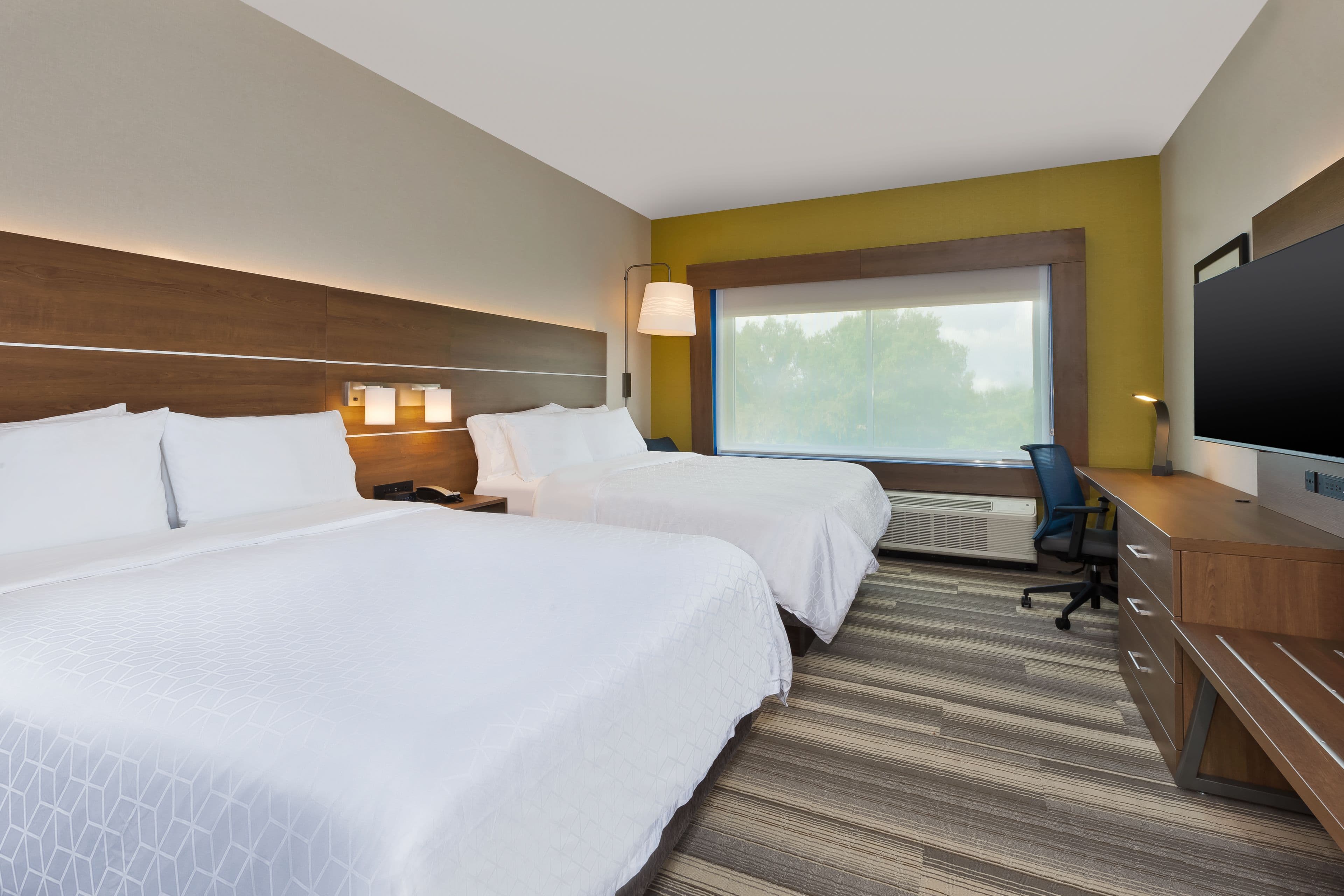 Holiday Inn Express & Suites Milan – Sandusky Area — 14