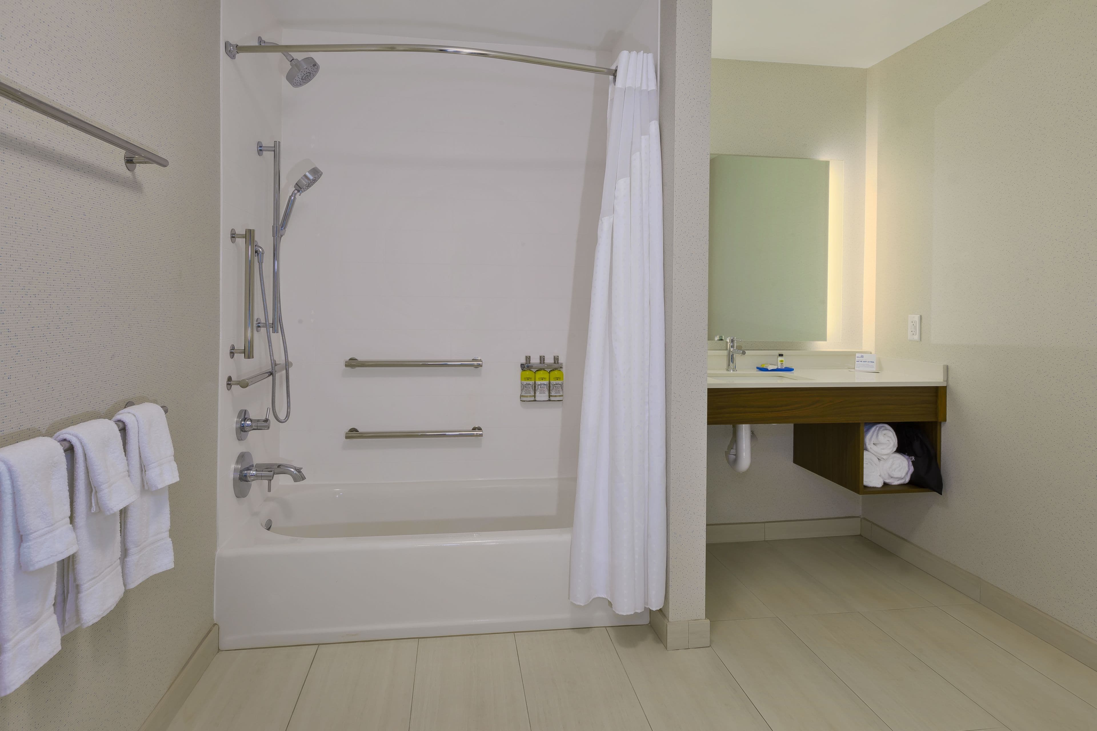 Holiday Inn Express & Suites Milan – Sandusky Area — 18