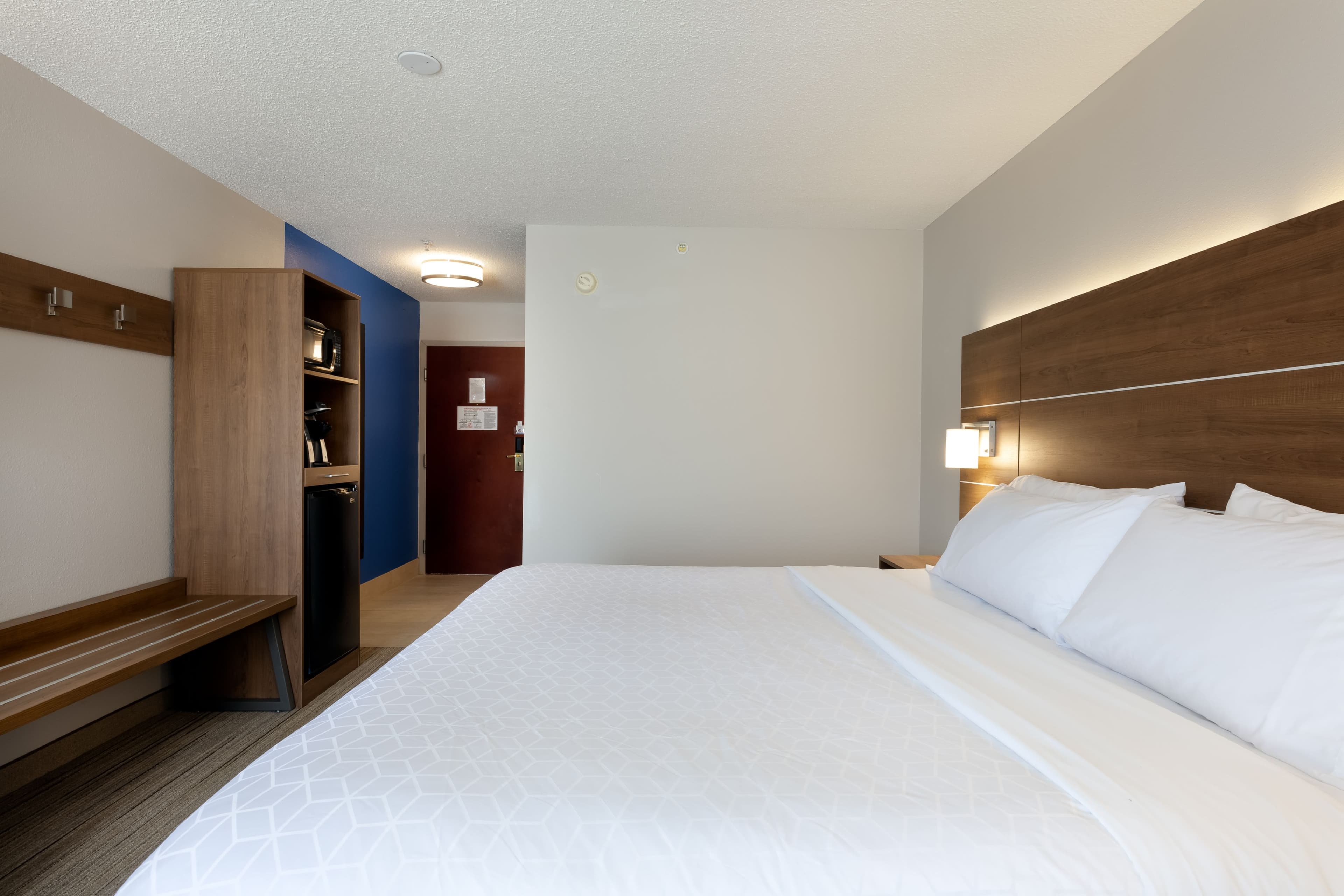 Holiday Inn Express & Suites Milton East I-10 — 9