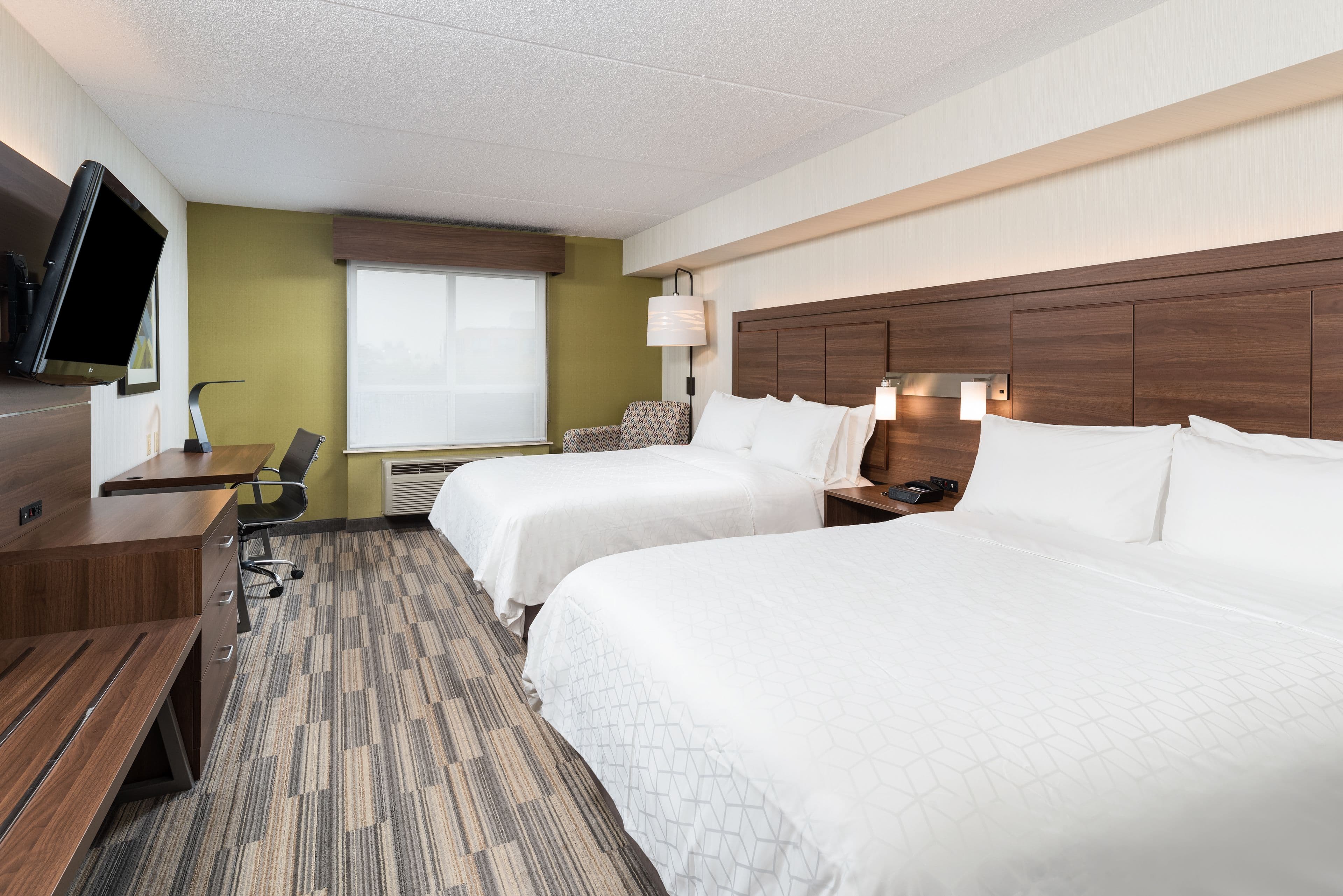 Holiday Inn Express & Suites Milton — 10