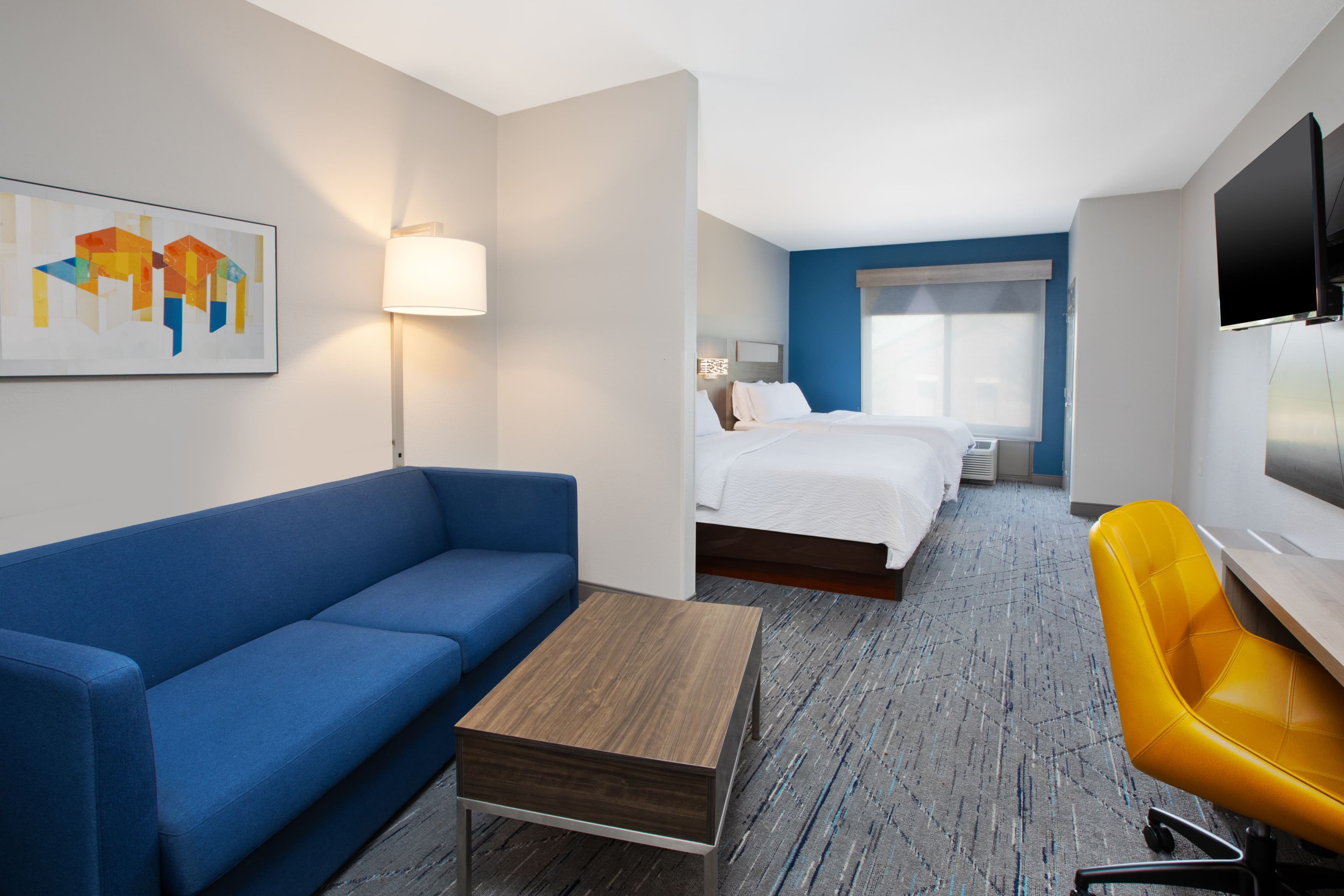 Holiday Inn Express & Suites Milwaukee NW – Park Place — 14