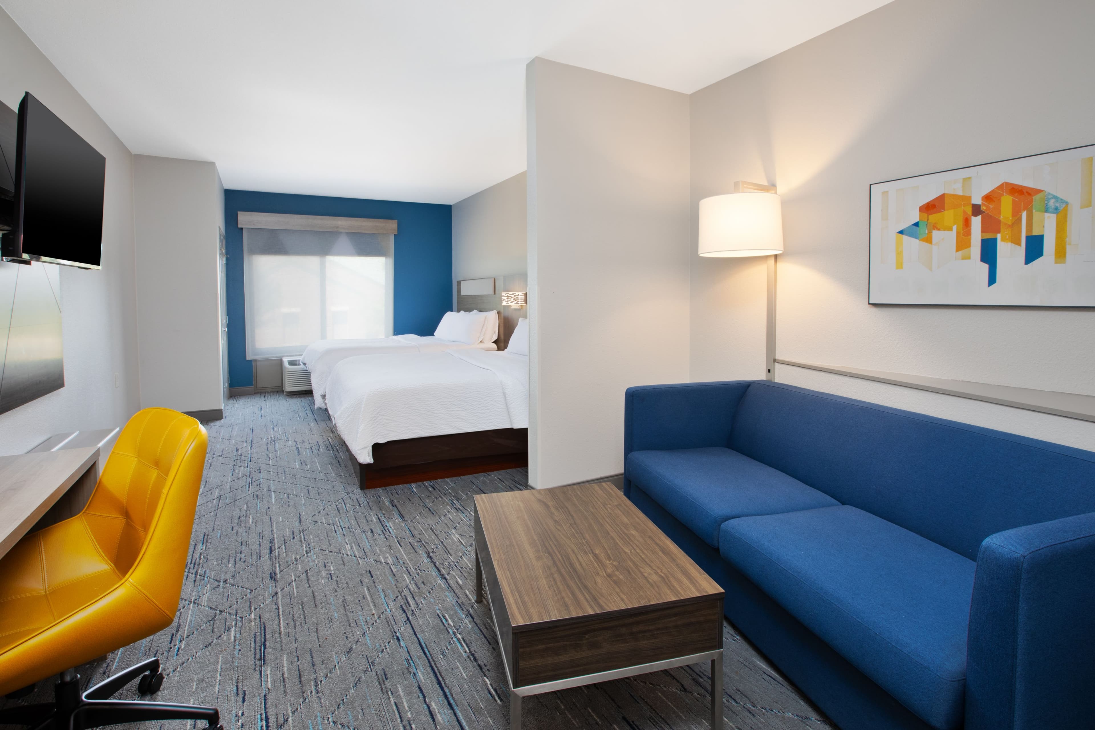 Holiday Inn Express & Suites Milwaukee NW – Park Place — 12