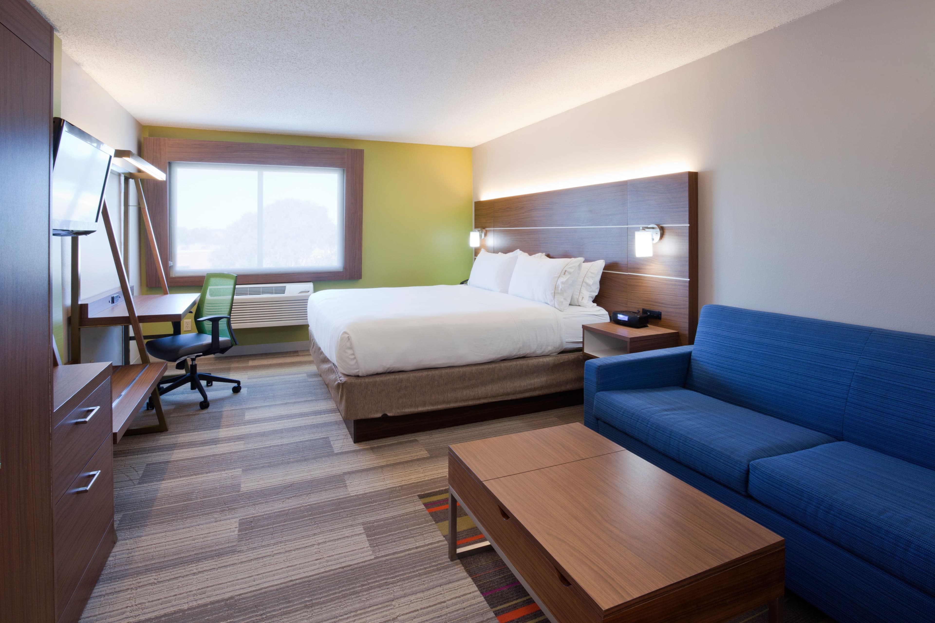 Holiday Inn Express & Suites Minneapolis – West End — 9