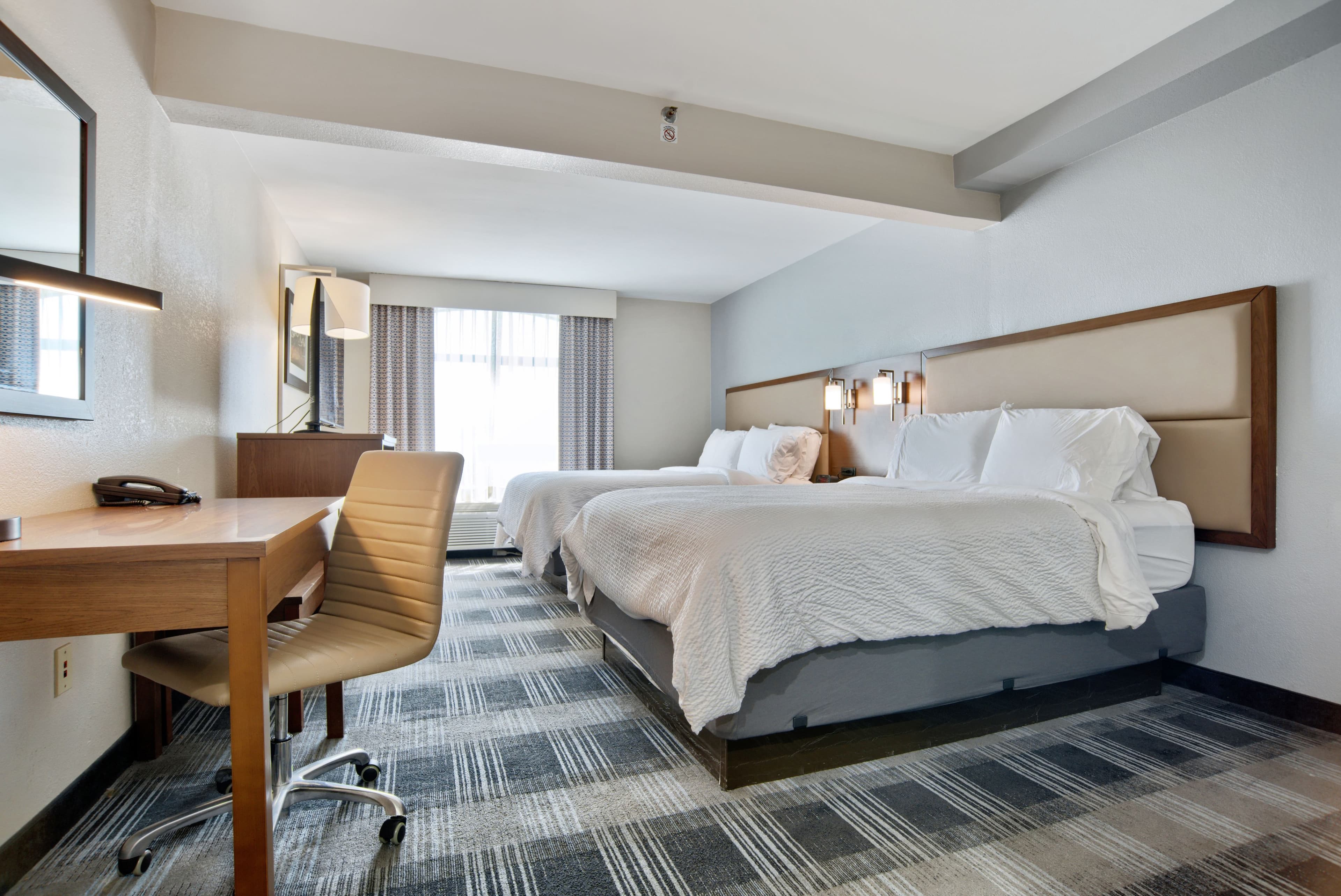 Holiday Inn Express & Suites Mobile – I-65 — 21