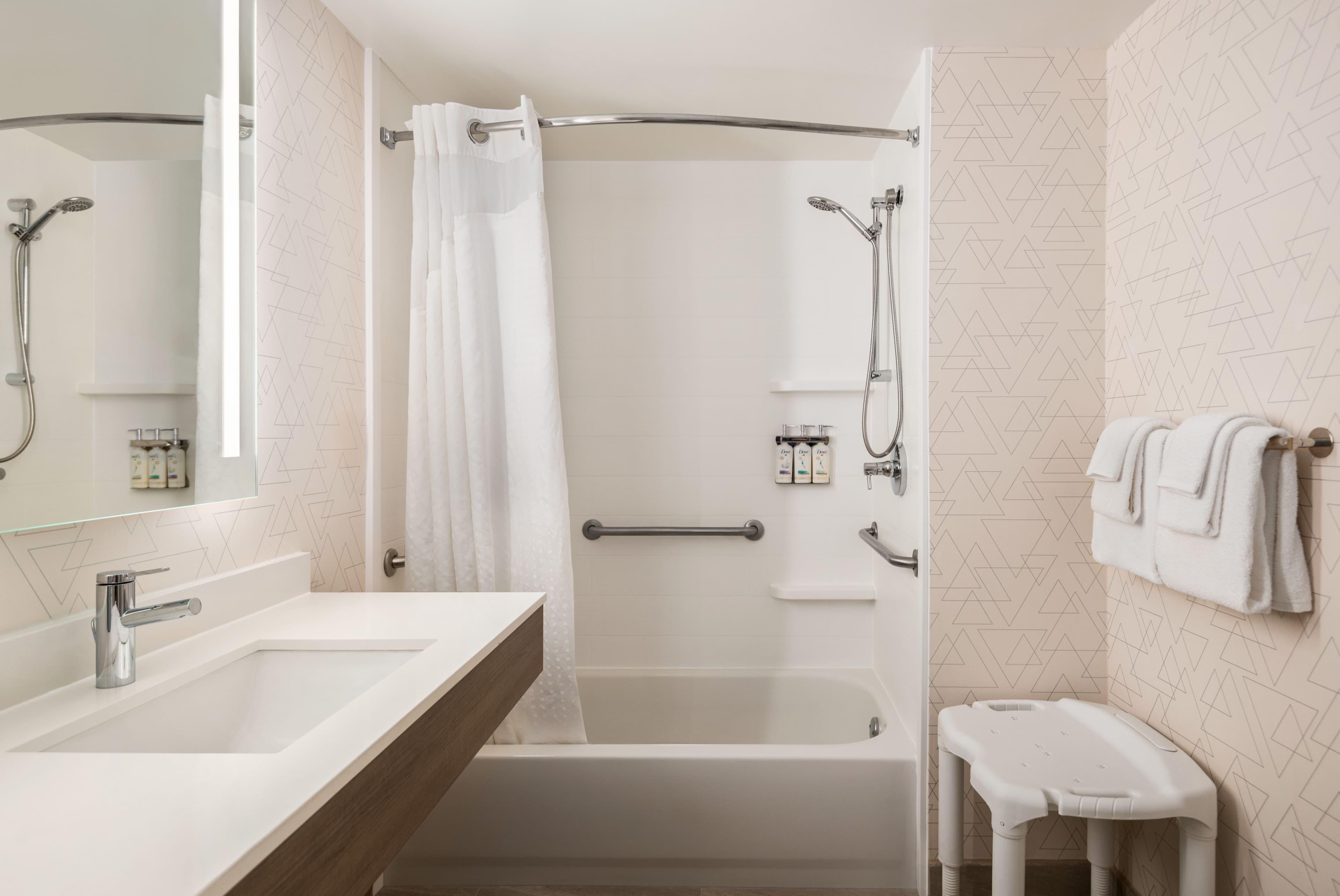 Holiday Inn Express & Suites Mobile West - I-10 — 12