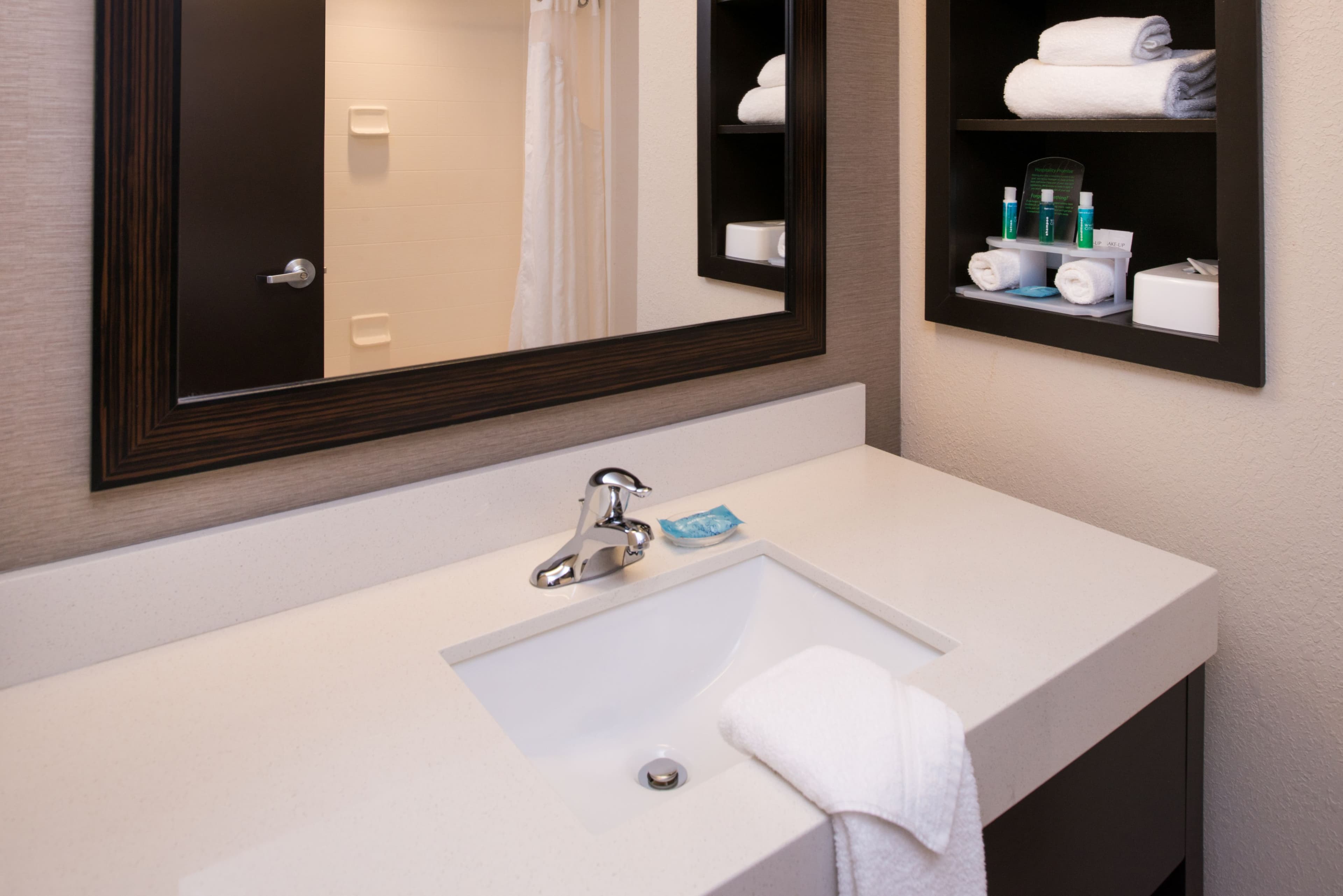 Holiday Inn Express & Suites Monroe — 6