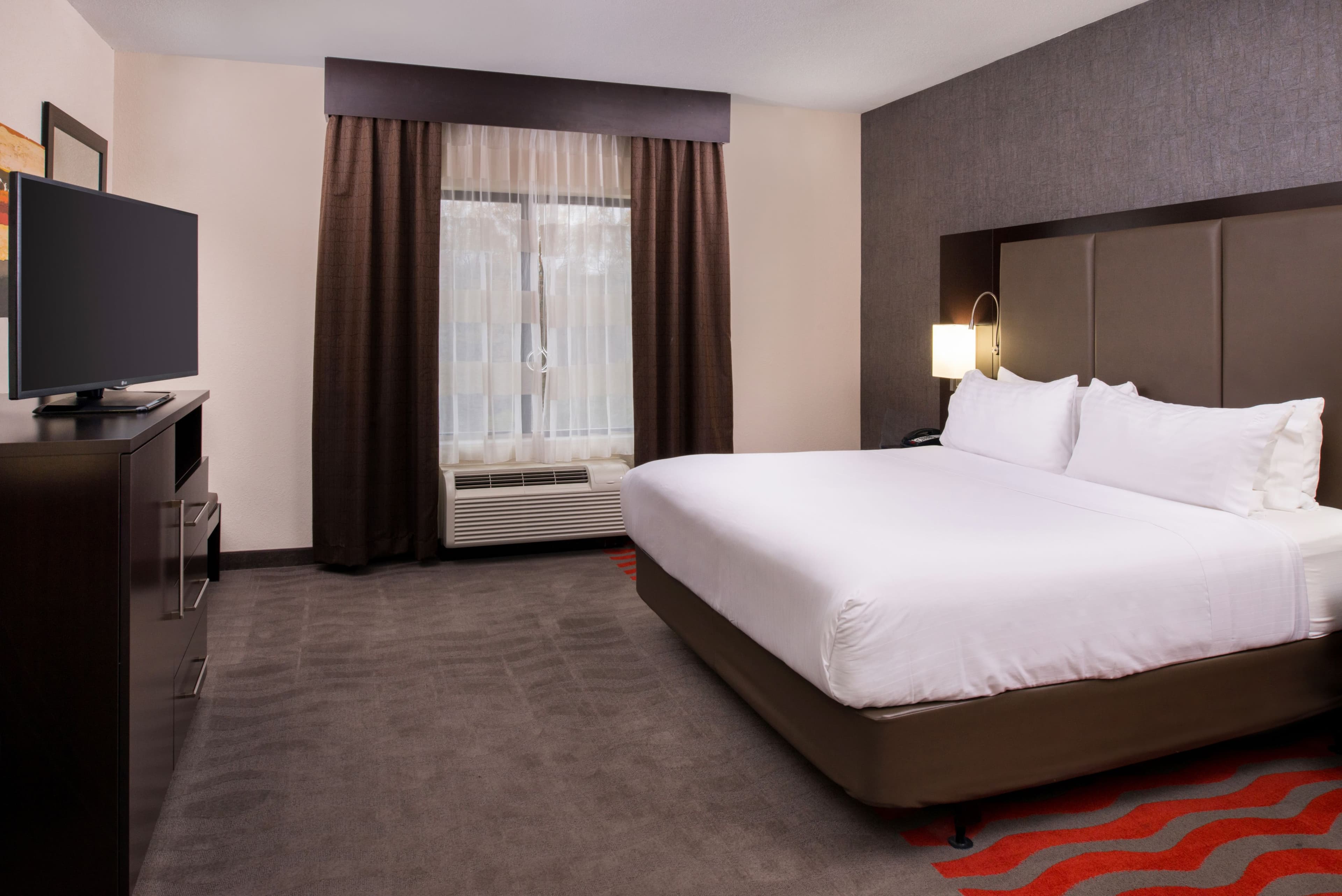 Holiday Inn Express & Suites Monroe — 14