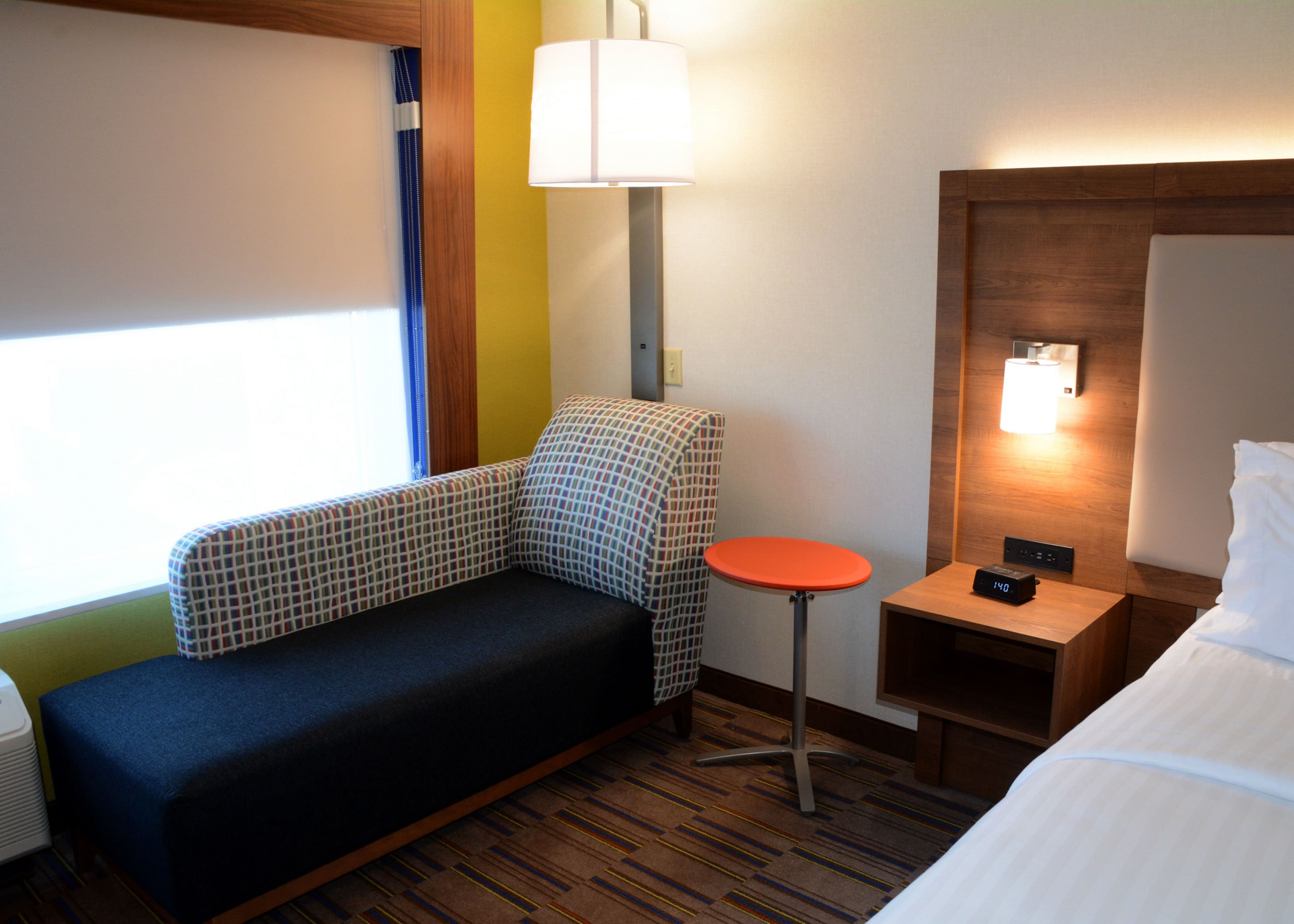 Holiday Inn Express & Suites Pittsburgh - Monroeville — 11
