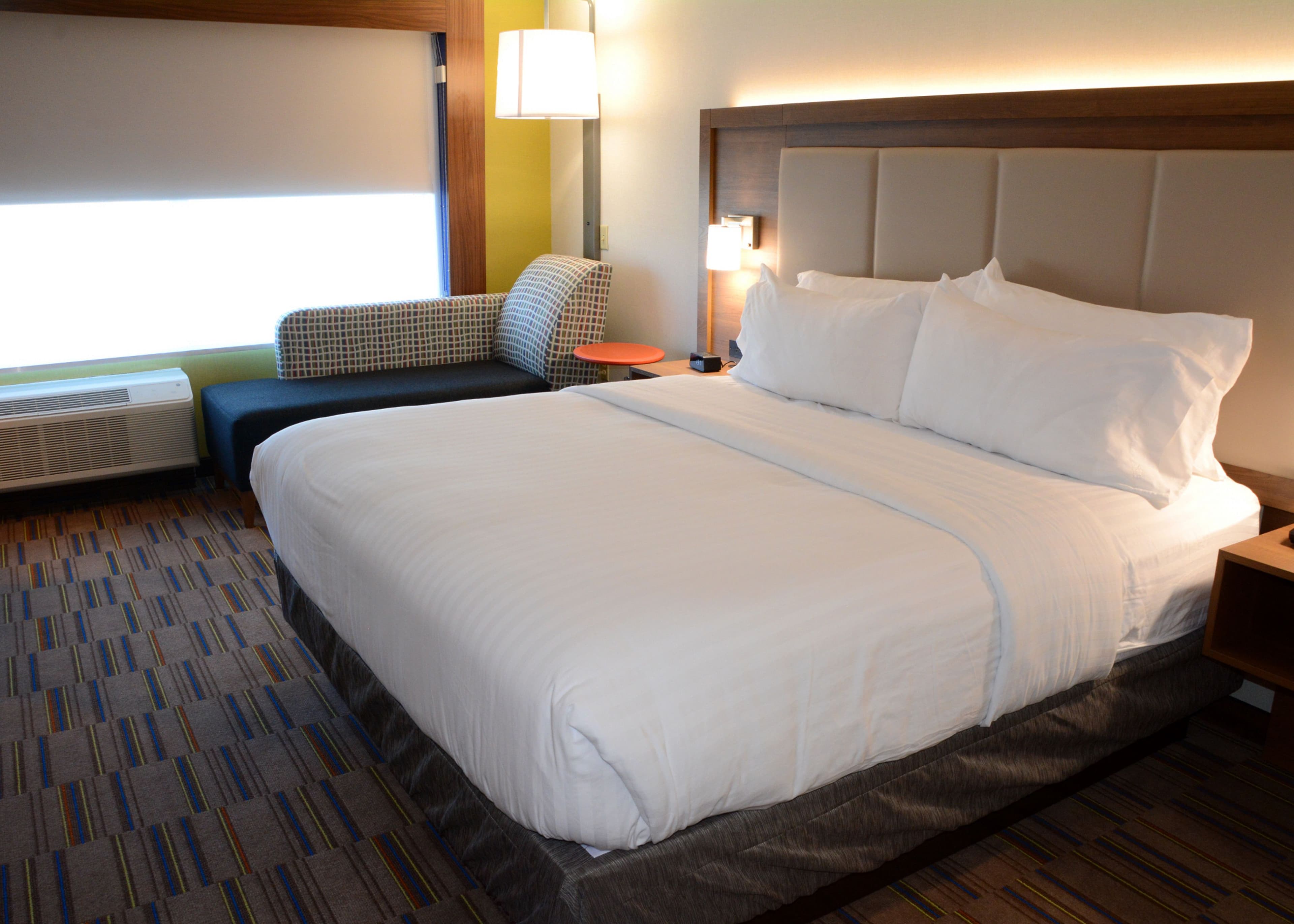 Holiday Inn Express & Suites Pittsburgh - Monroeville — 8