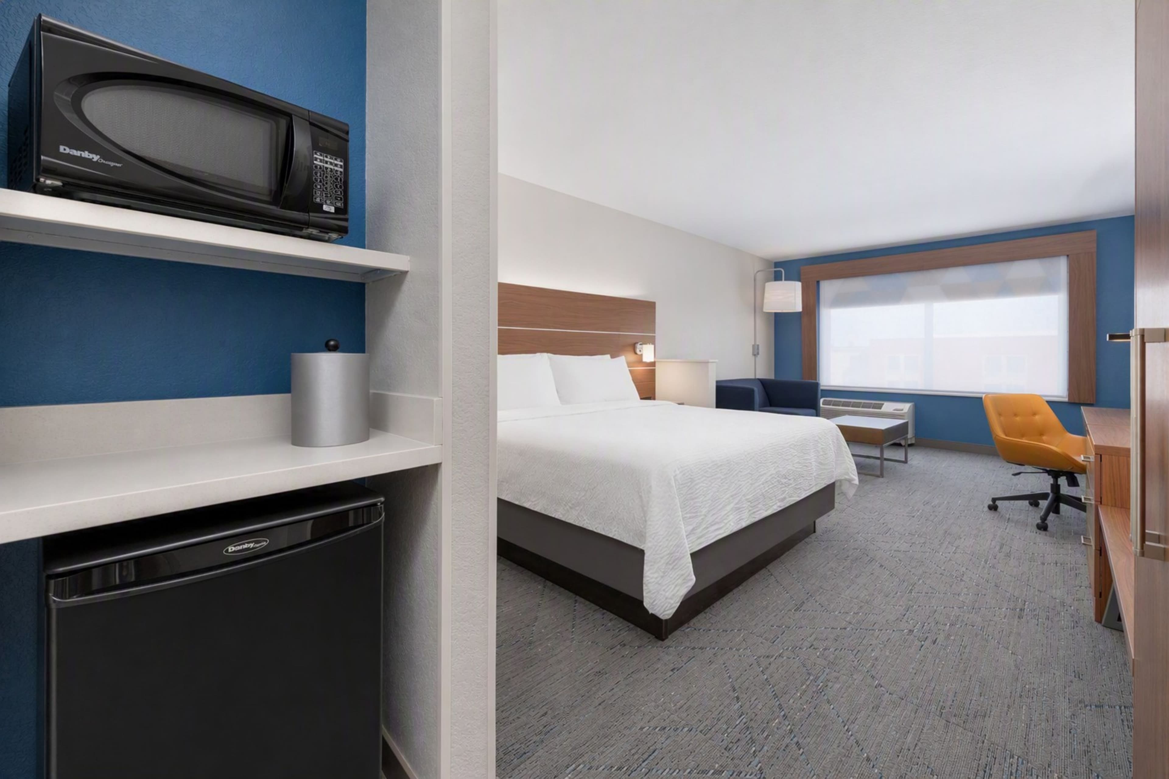Holiday Inn Express & Suites Moore — 6
