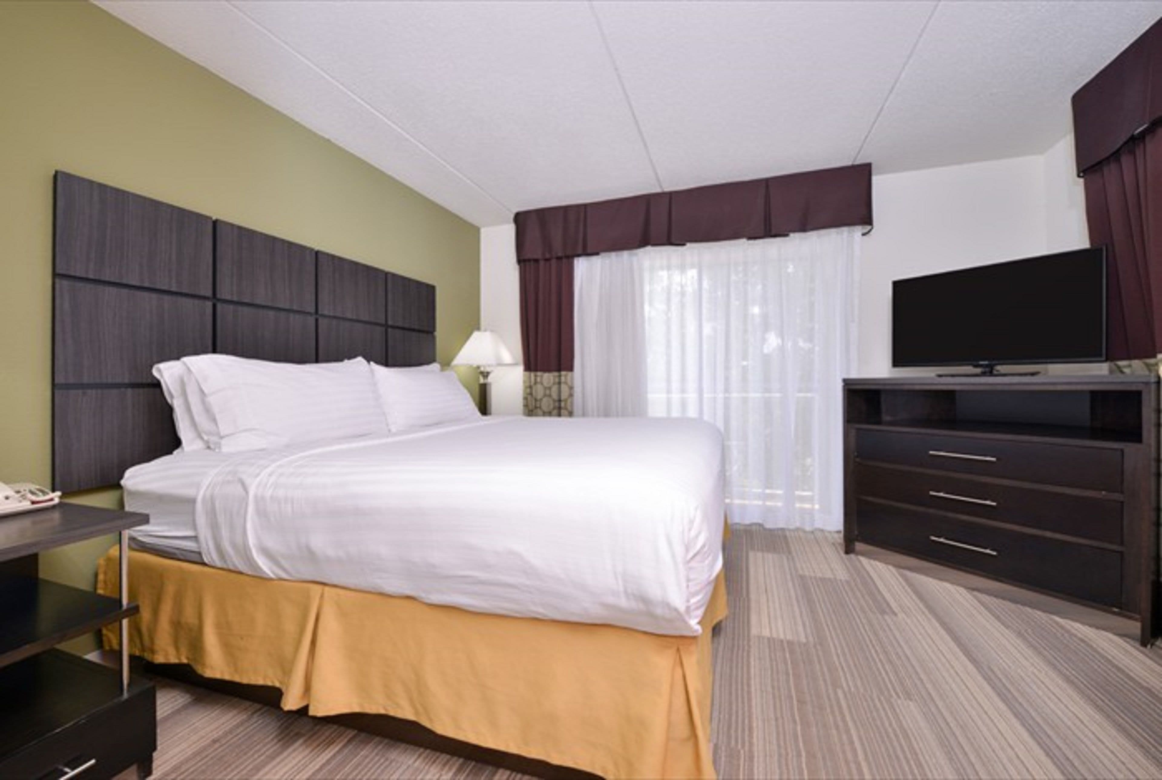 Holiday Inn Express & Suites Mooresville - Lake Norman — 51