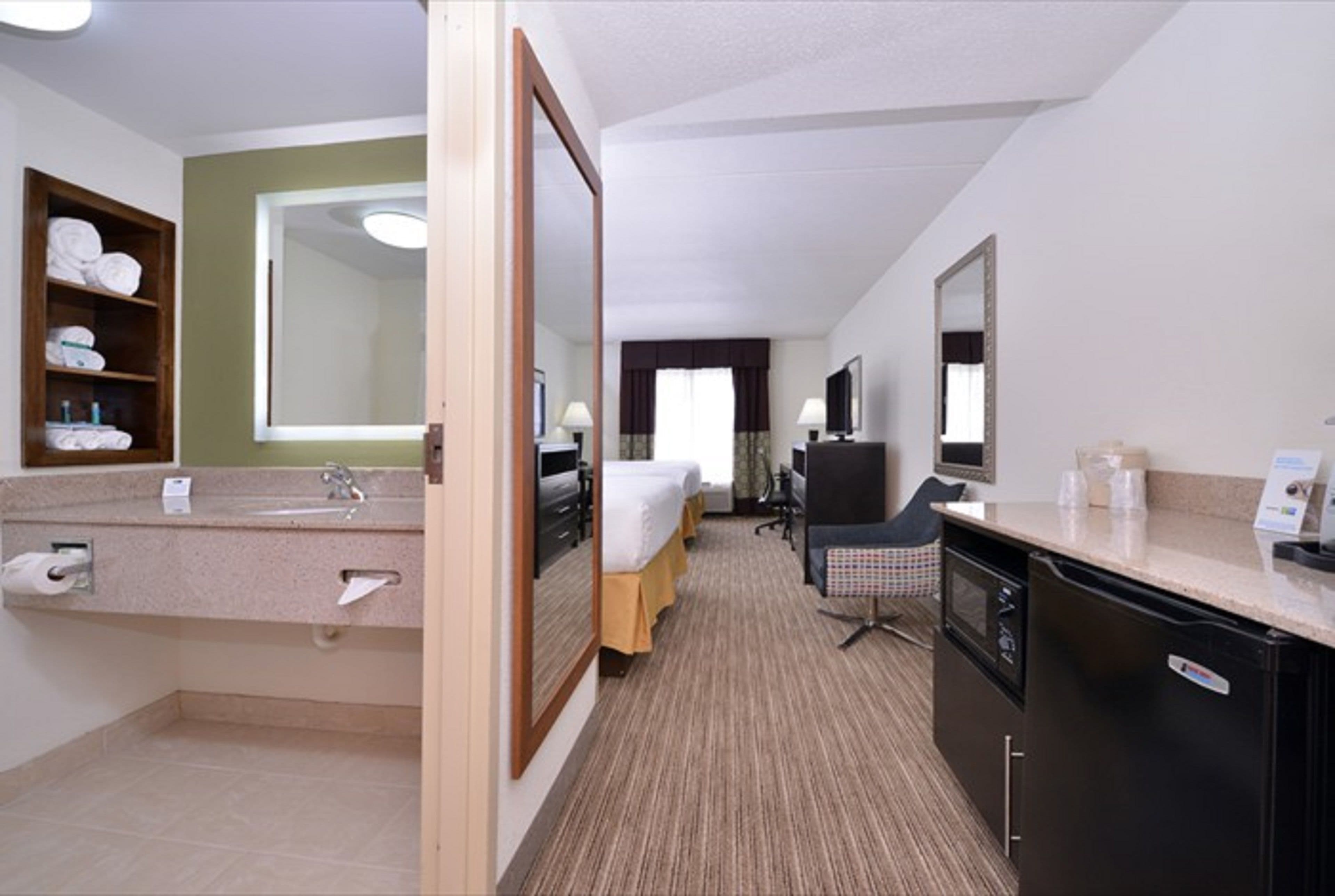 Holiday Inn Express & Suites Mooresville - Lake Norman — 44