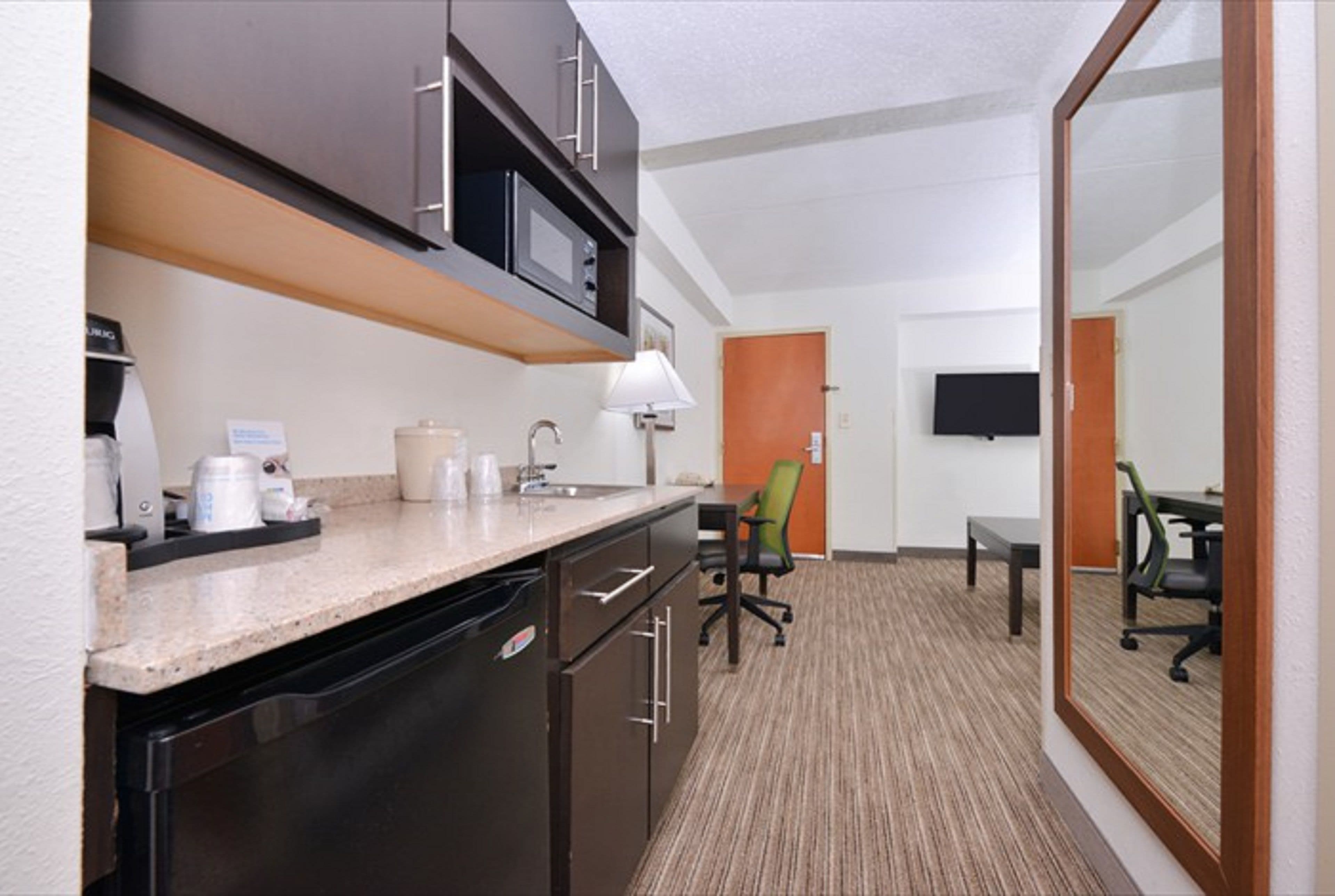 Holiday Inn Express & Suites Mooresville - Lake Norman — 23