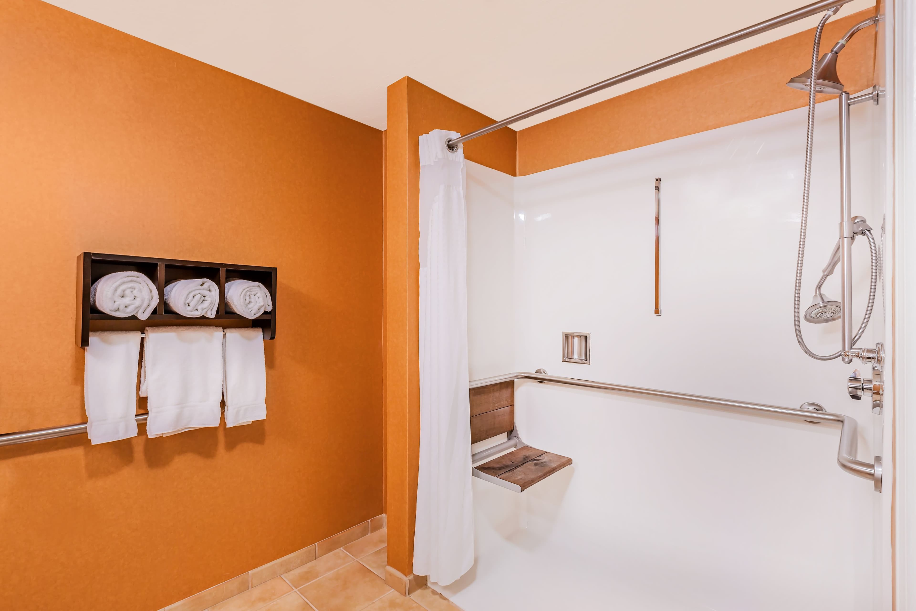 Holiday Inn Express & Suites San Jose-Morgan Hill — 13