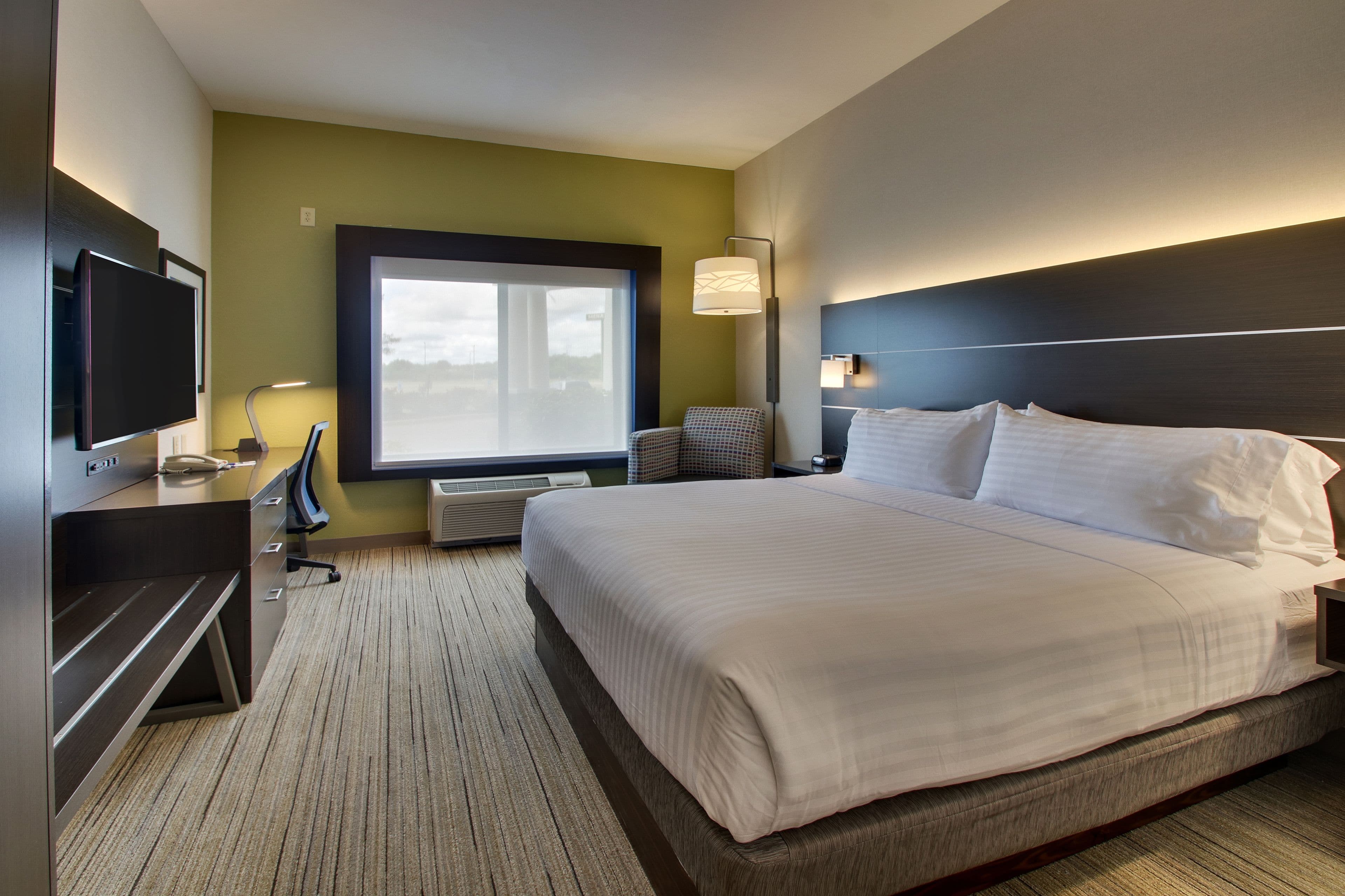 Holiday Inn Express & Suites Morris — 18
