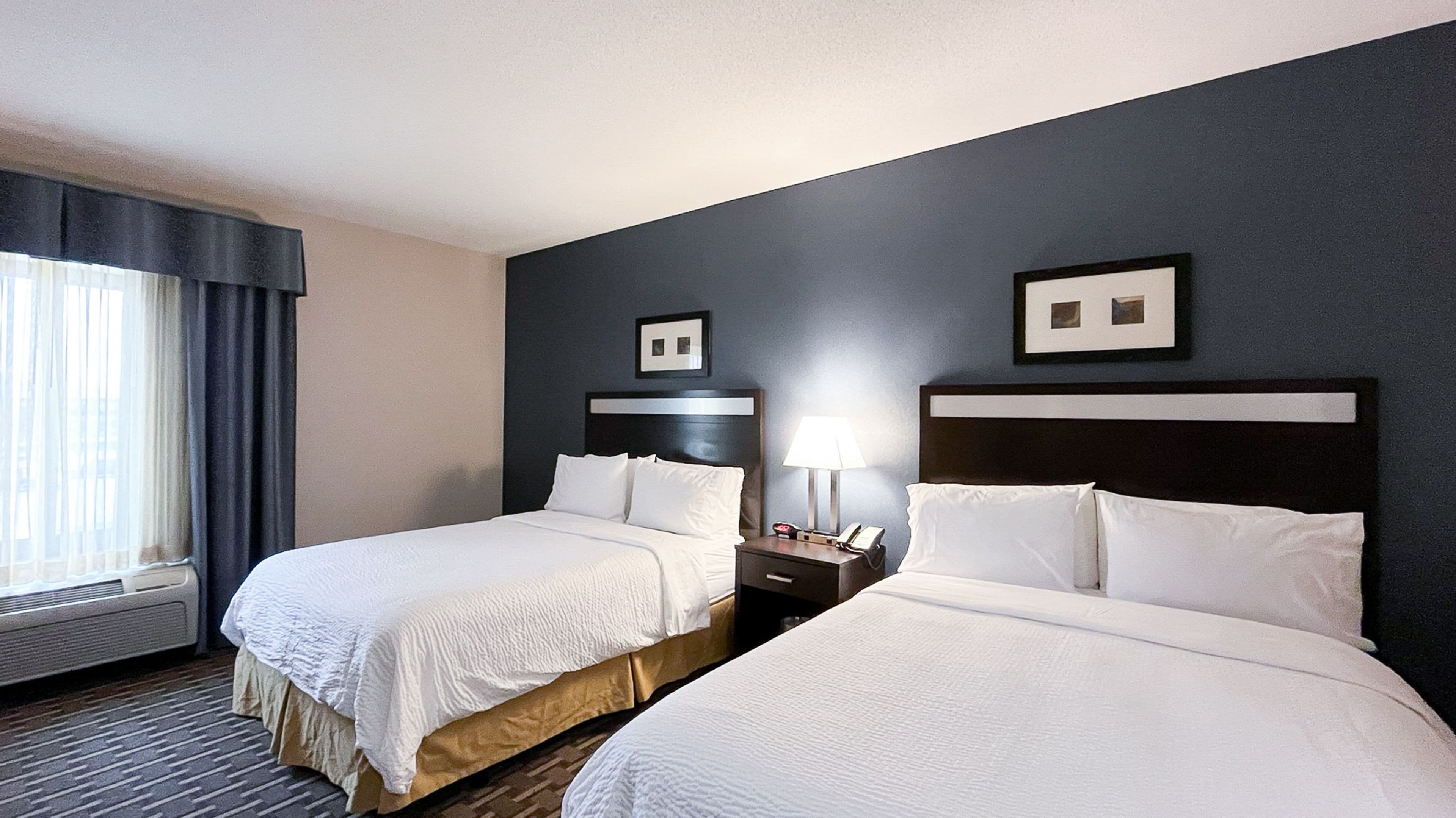 Holiday Inn Express & Suites Morton Peoria Area — 9
