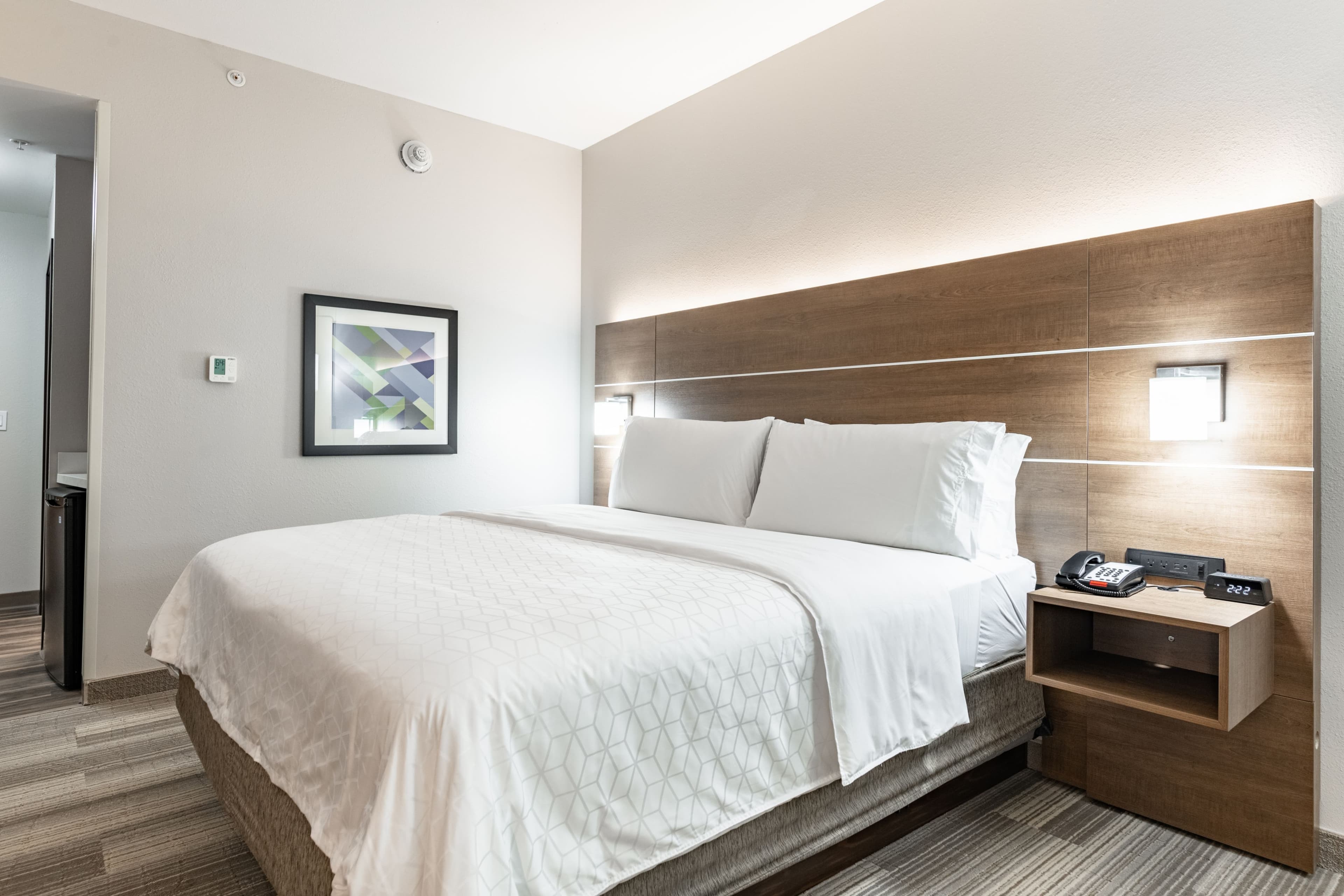 Holiday Inn Express & Suites Moundsville - Image 4
