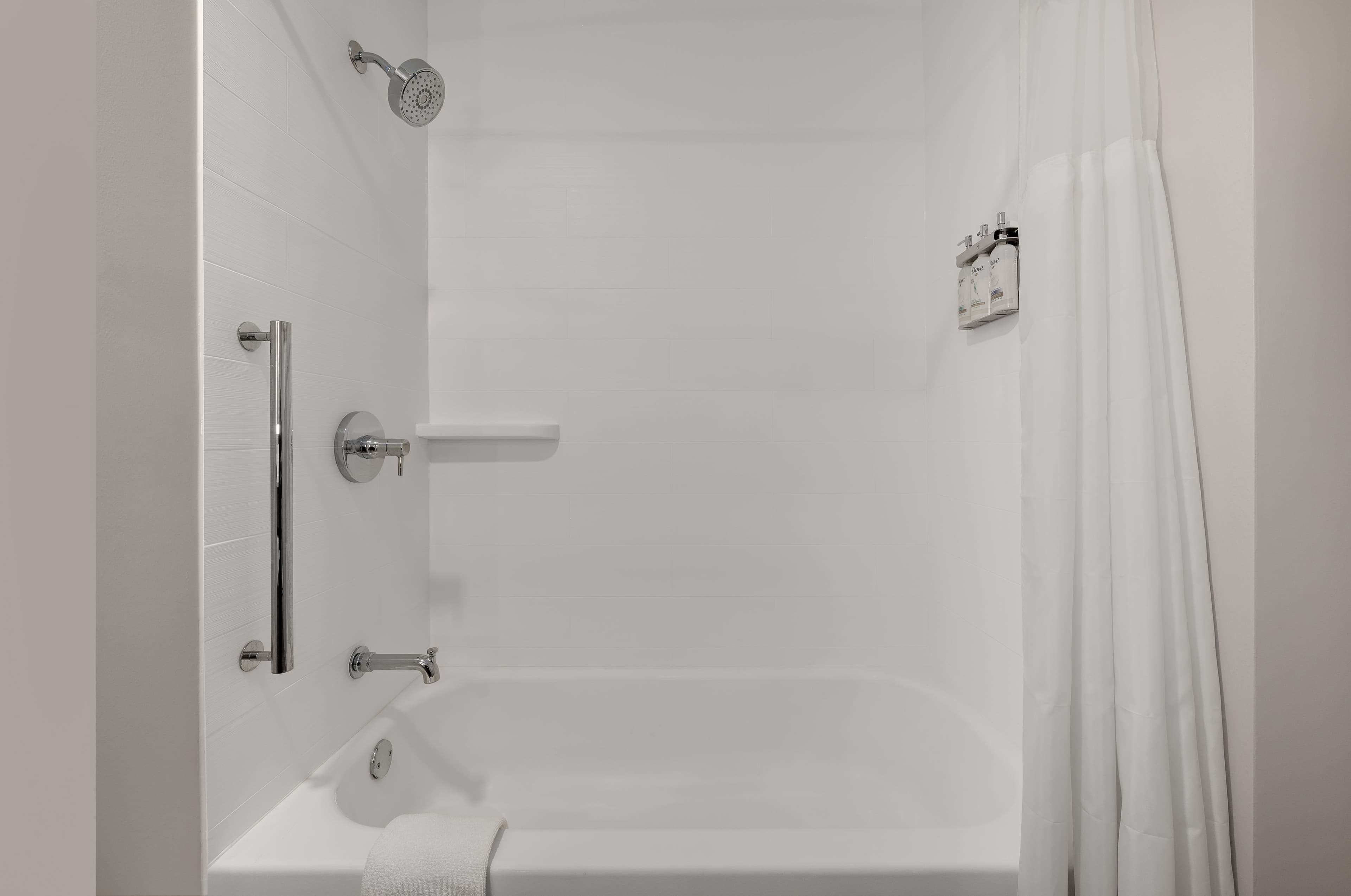 Holiday Inn Express & Suites Muncie Northwest — 5
