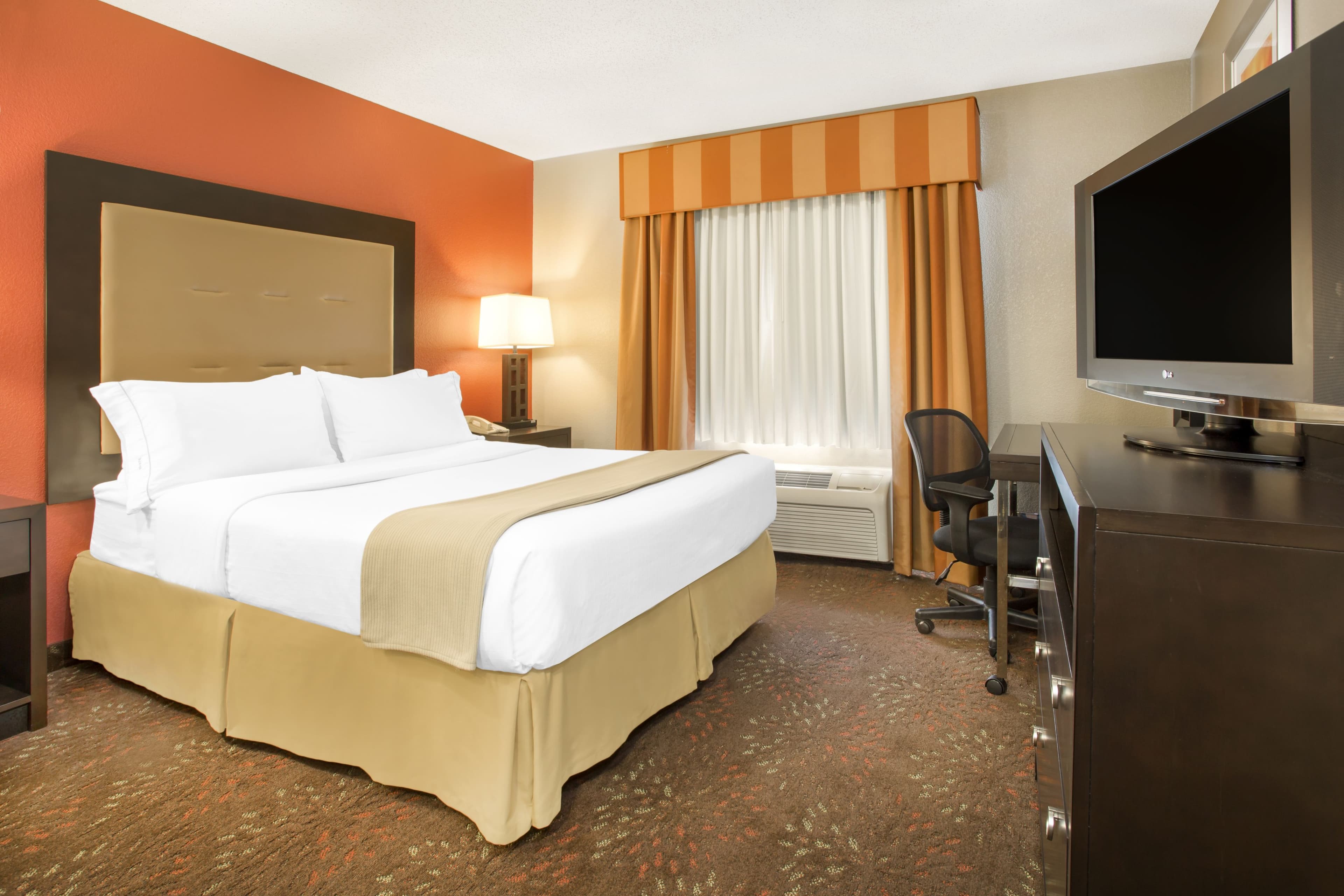 Independent (SPHC) Muncie Place Hotel & Suites — 8