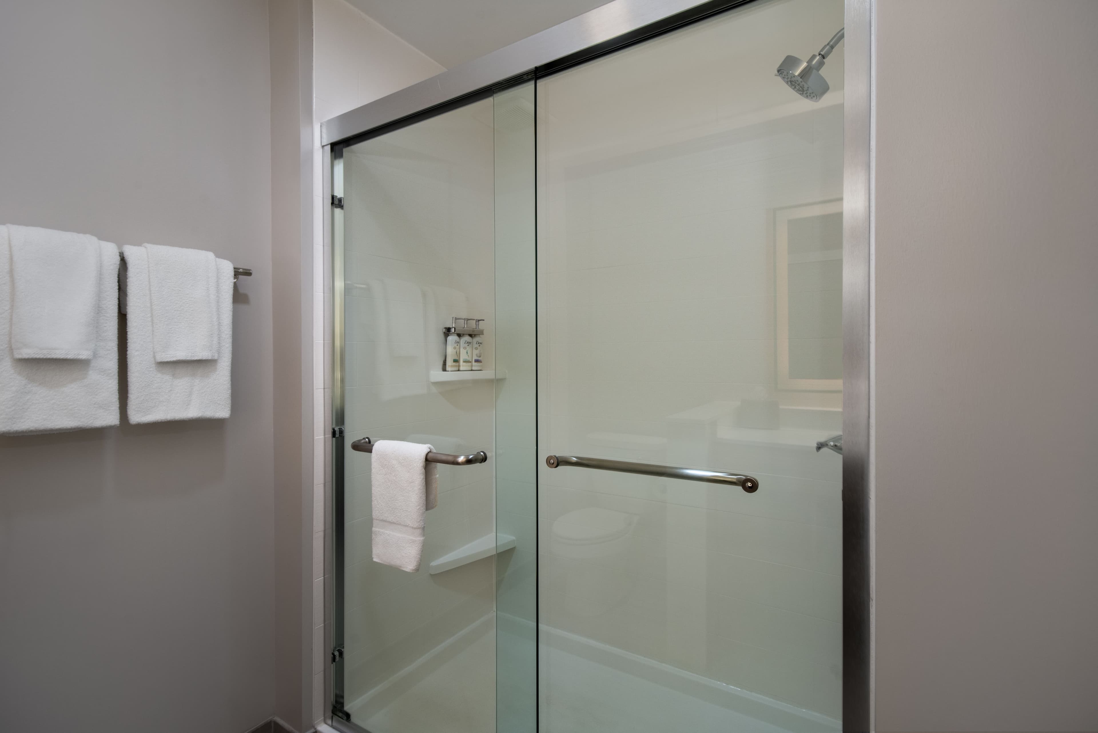 Holiday Inn Express & Suites Muskegon - Grand Haven — 12