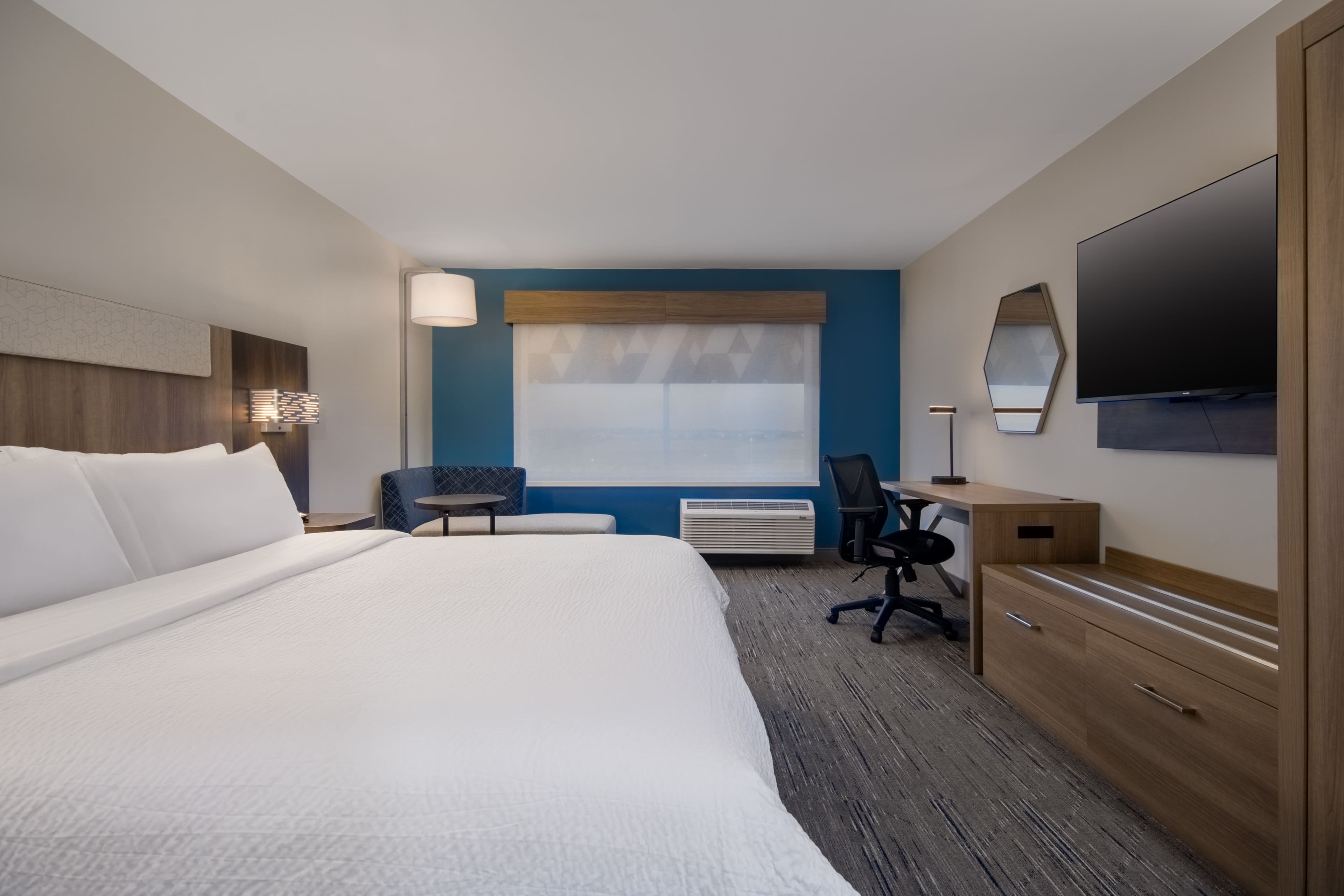 Holiday Inn Express & Suites Muskegon - Grand Haven — 9