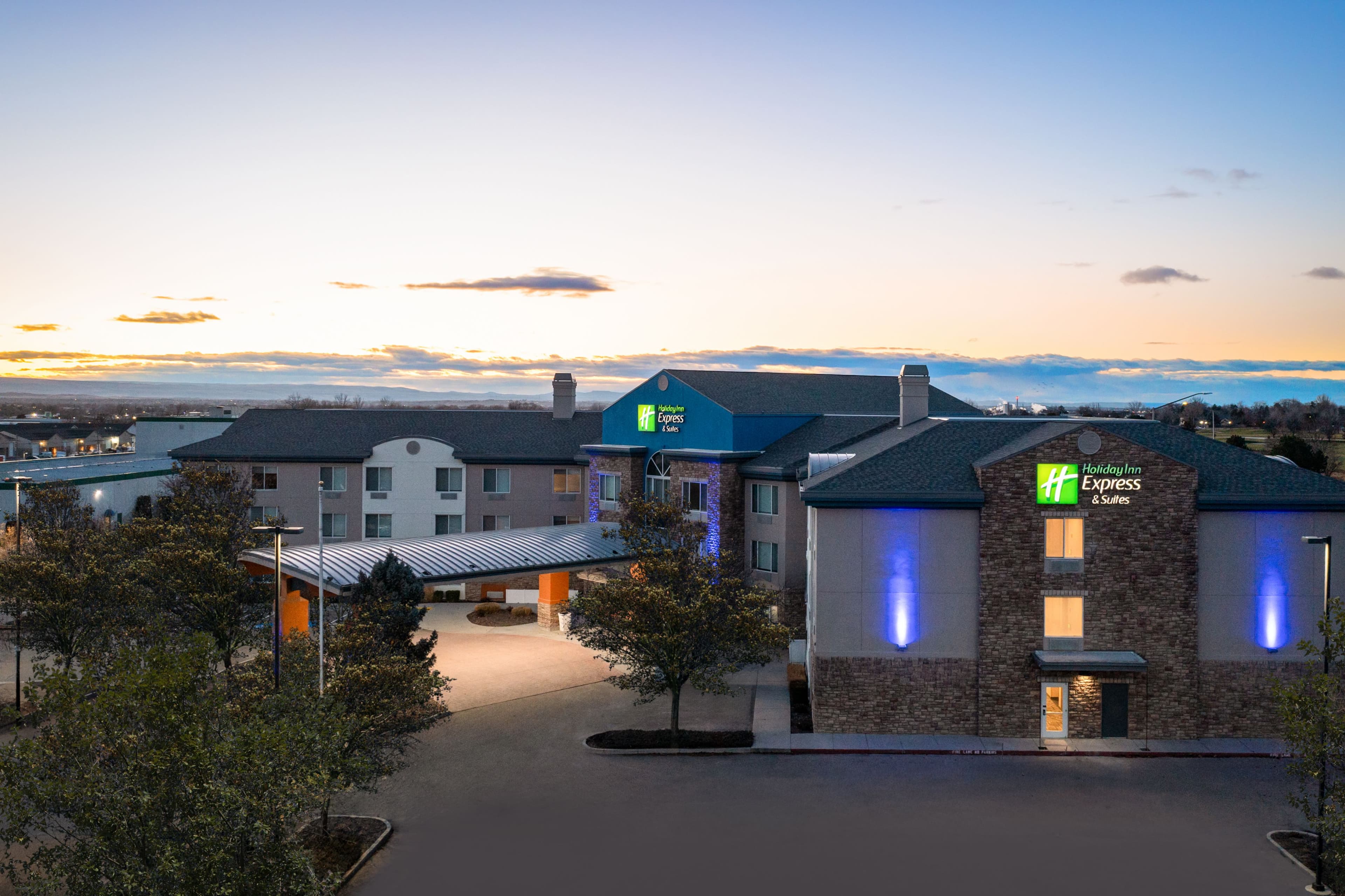 Holiday Inn Express & Suites Nampa - Idaho Center - Image 1