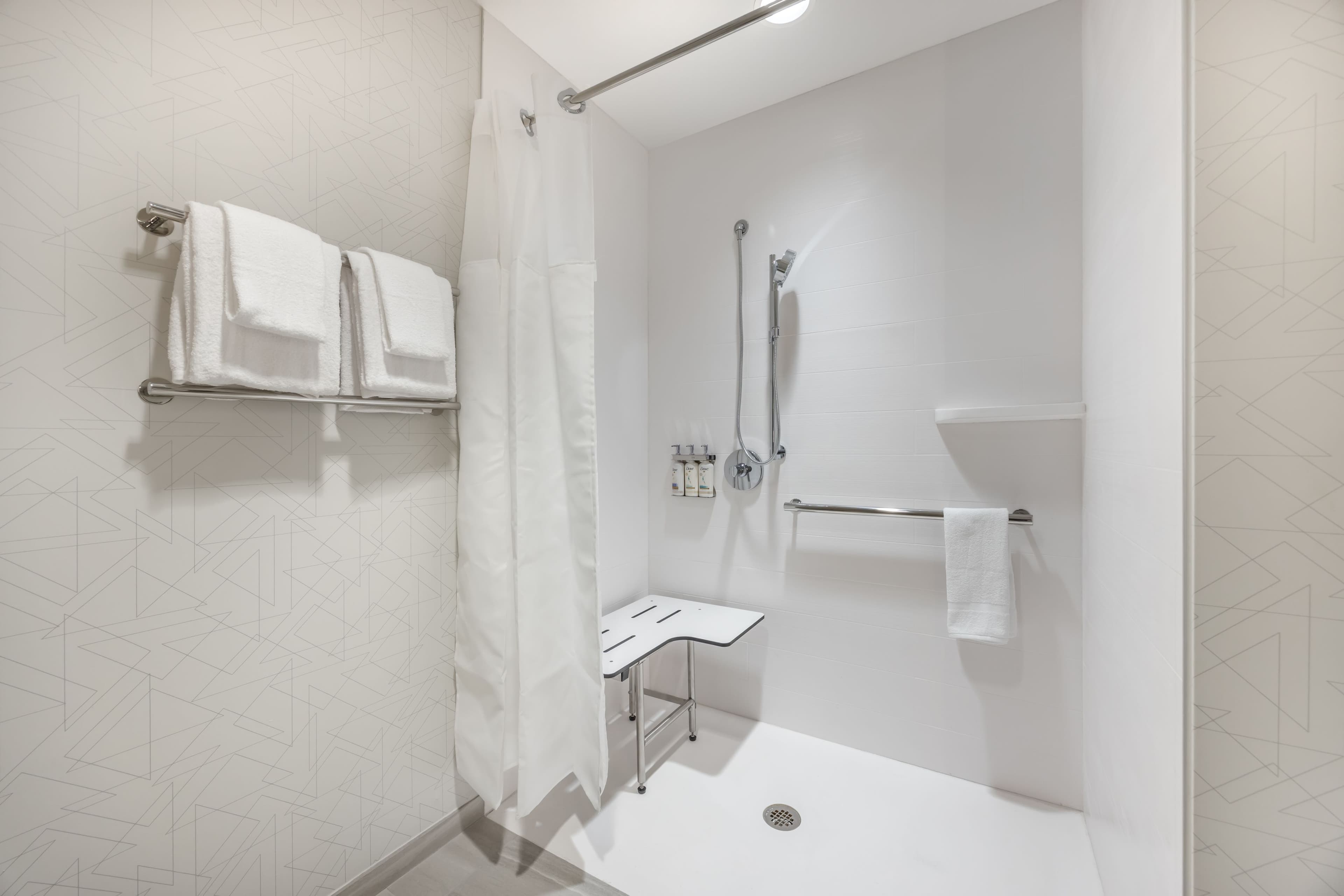 Holiday Inn Express & Suites Nashville West End - Univ Area — 10