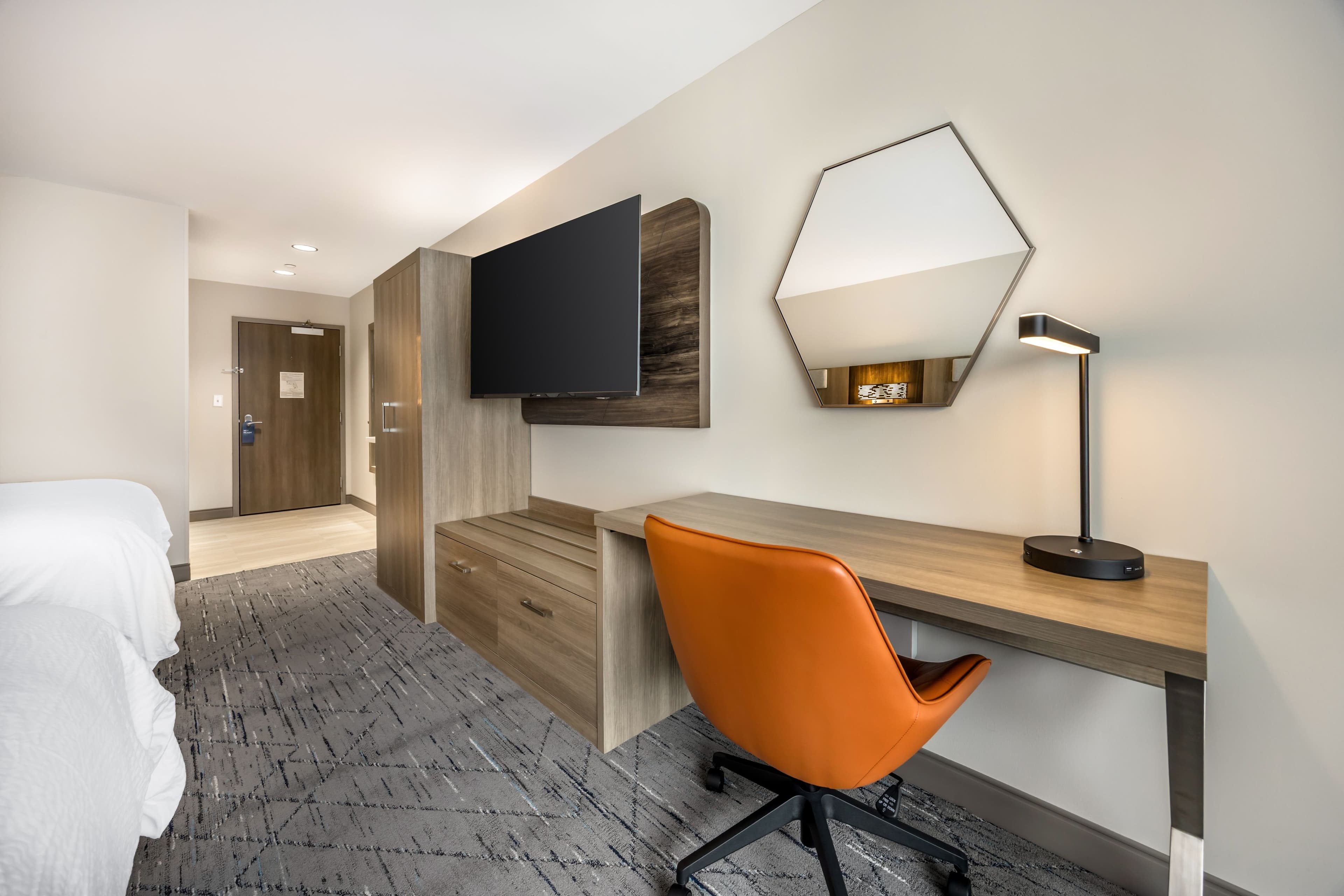 Holiday Inn Express & Suites Nashville West End - Univ Area — 14