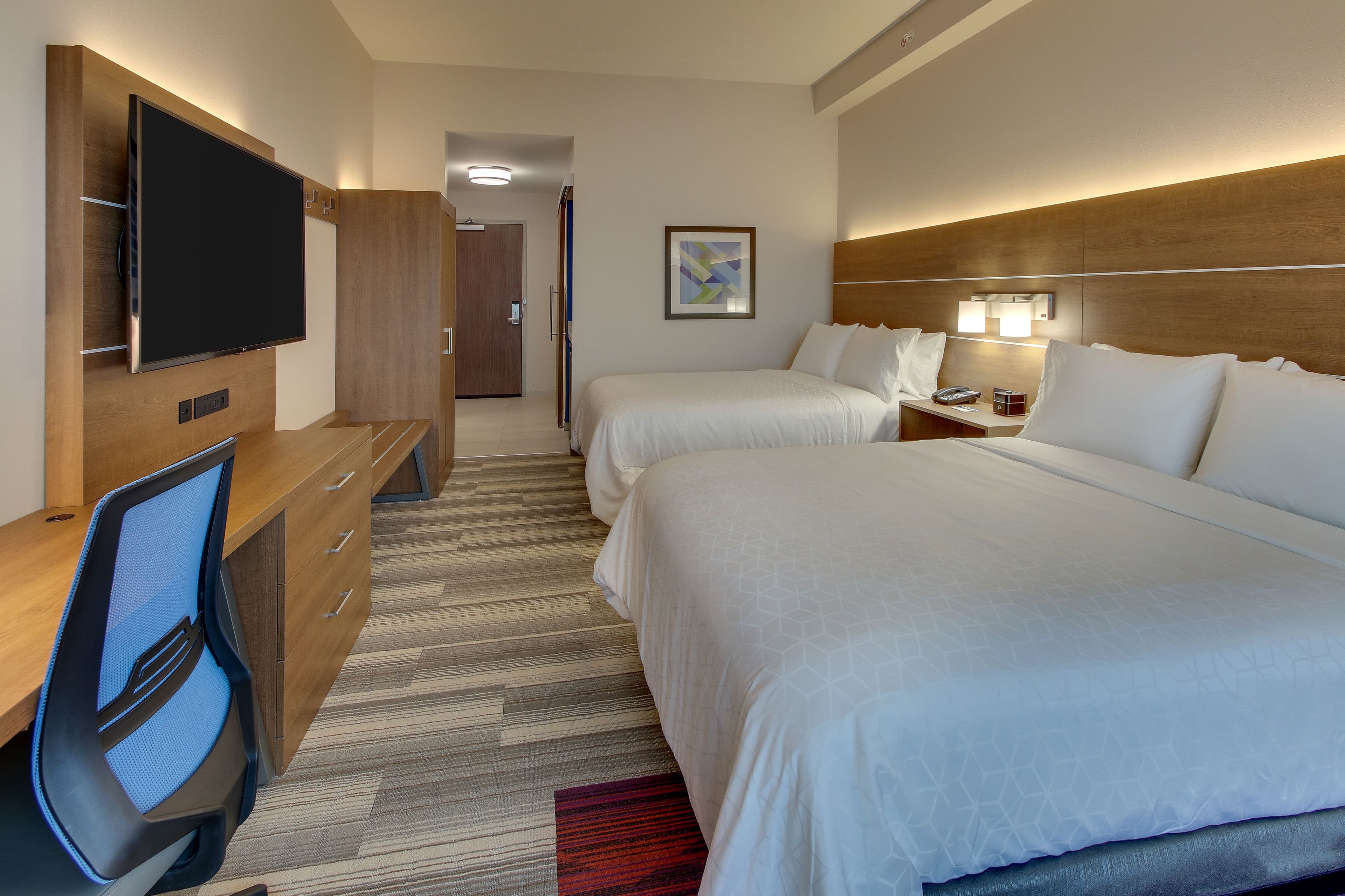 Holiday Inn Express & Suites Nashville MetroCenter Downtown — 54