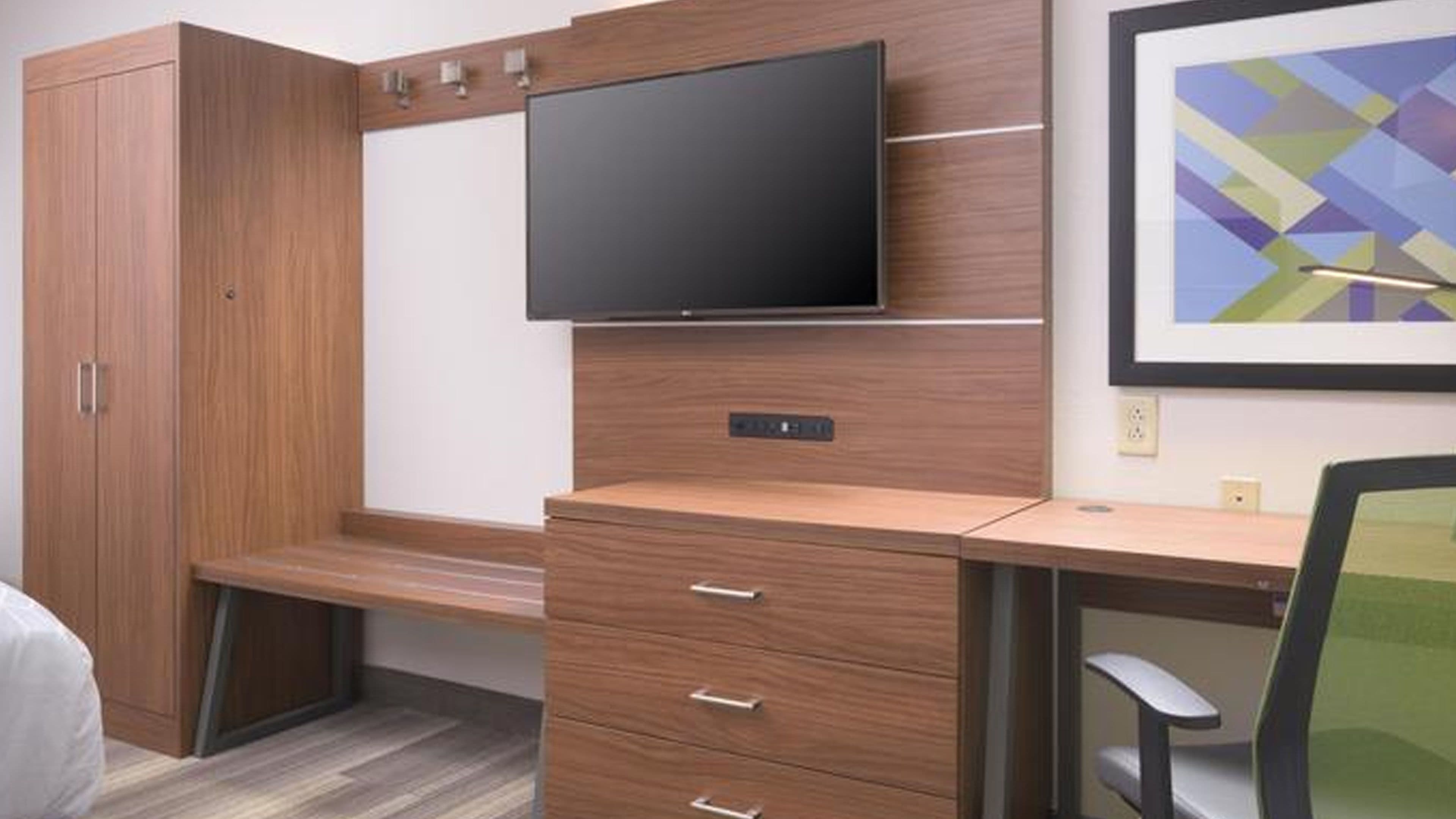 Holiday Inn Express & Suites Nashville MetroCenter Downtown - Image 5