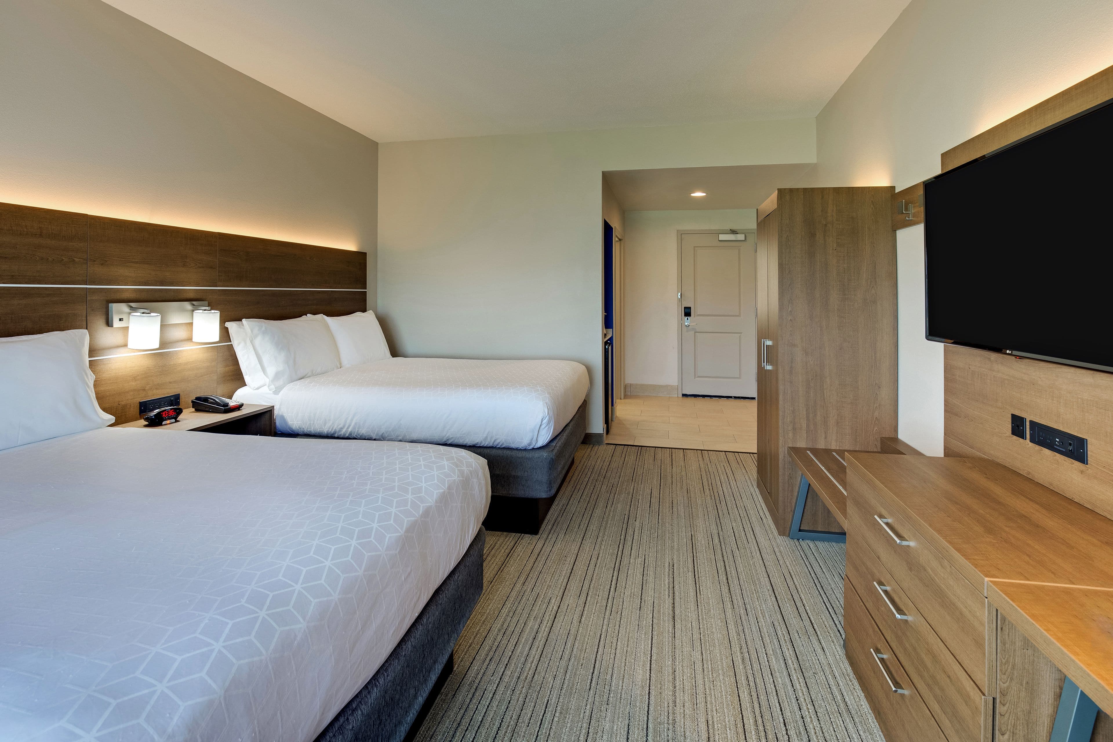Holiday Inn Express & Suites Nashville-Opryland — 11