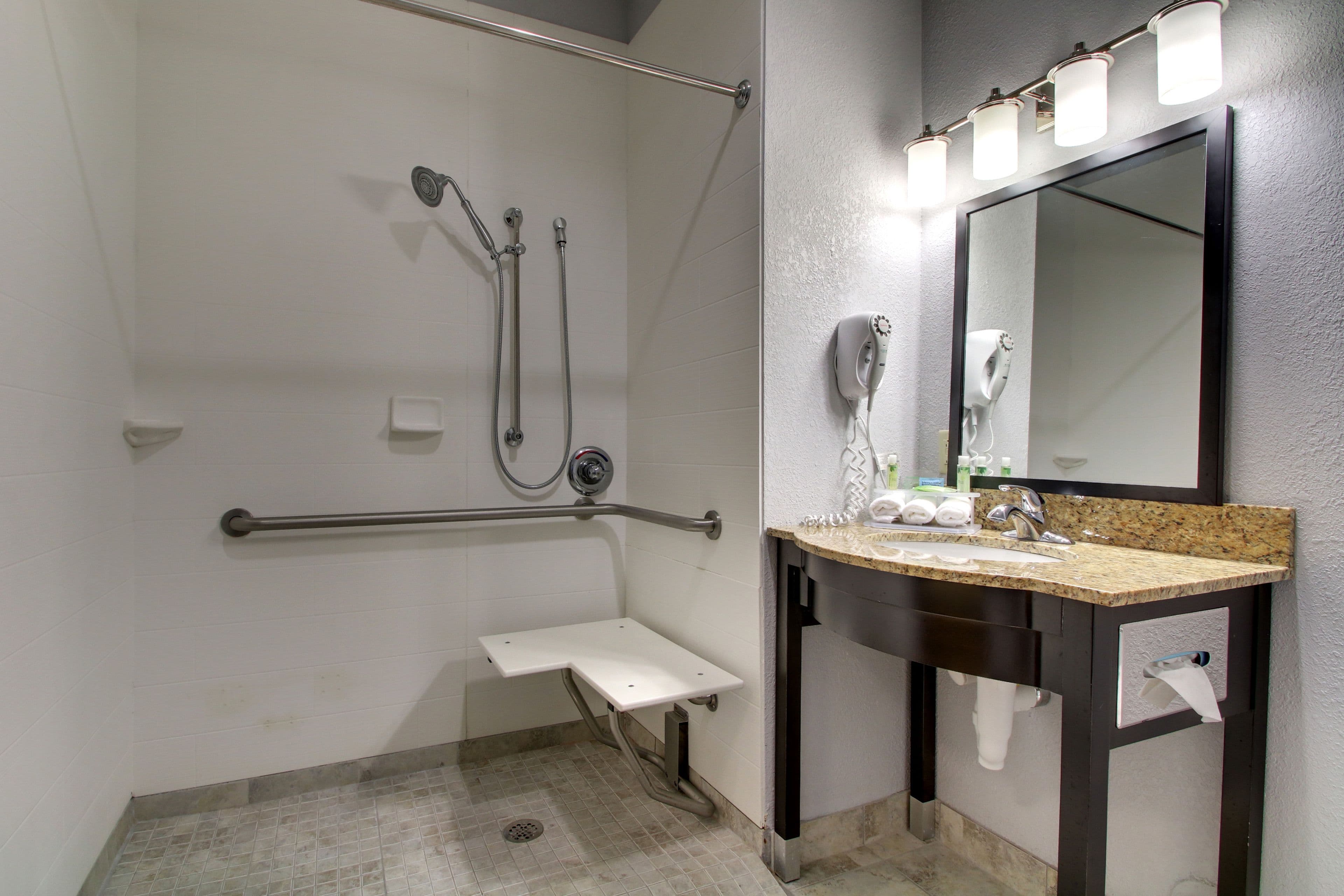 Holiday Inn Express & Suites Natchez South — 18