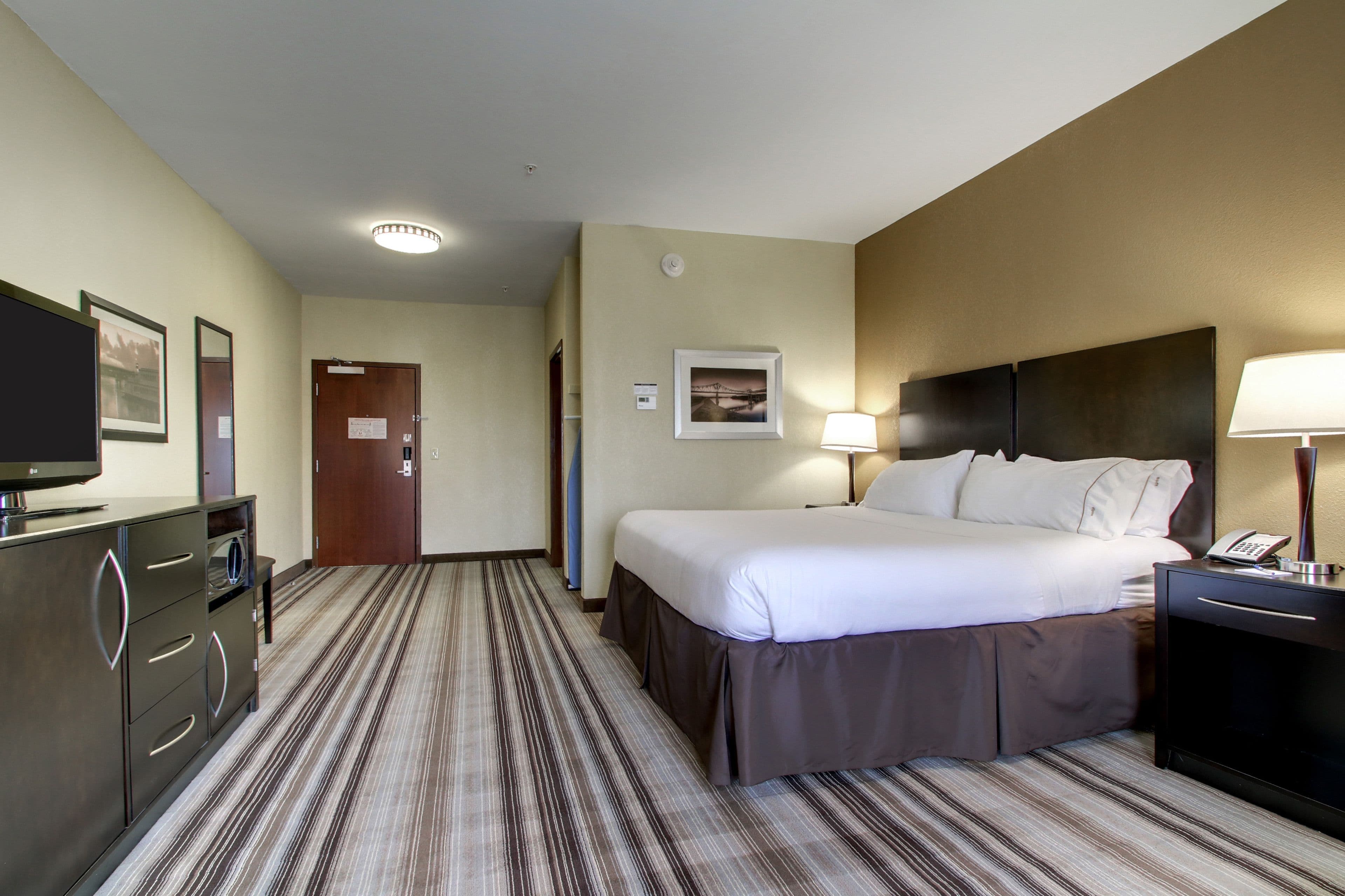 Holiday Inn Express & Suites Natchez South — 9