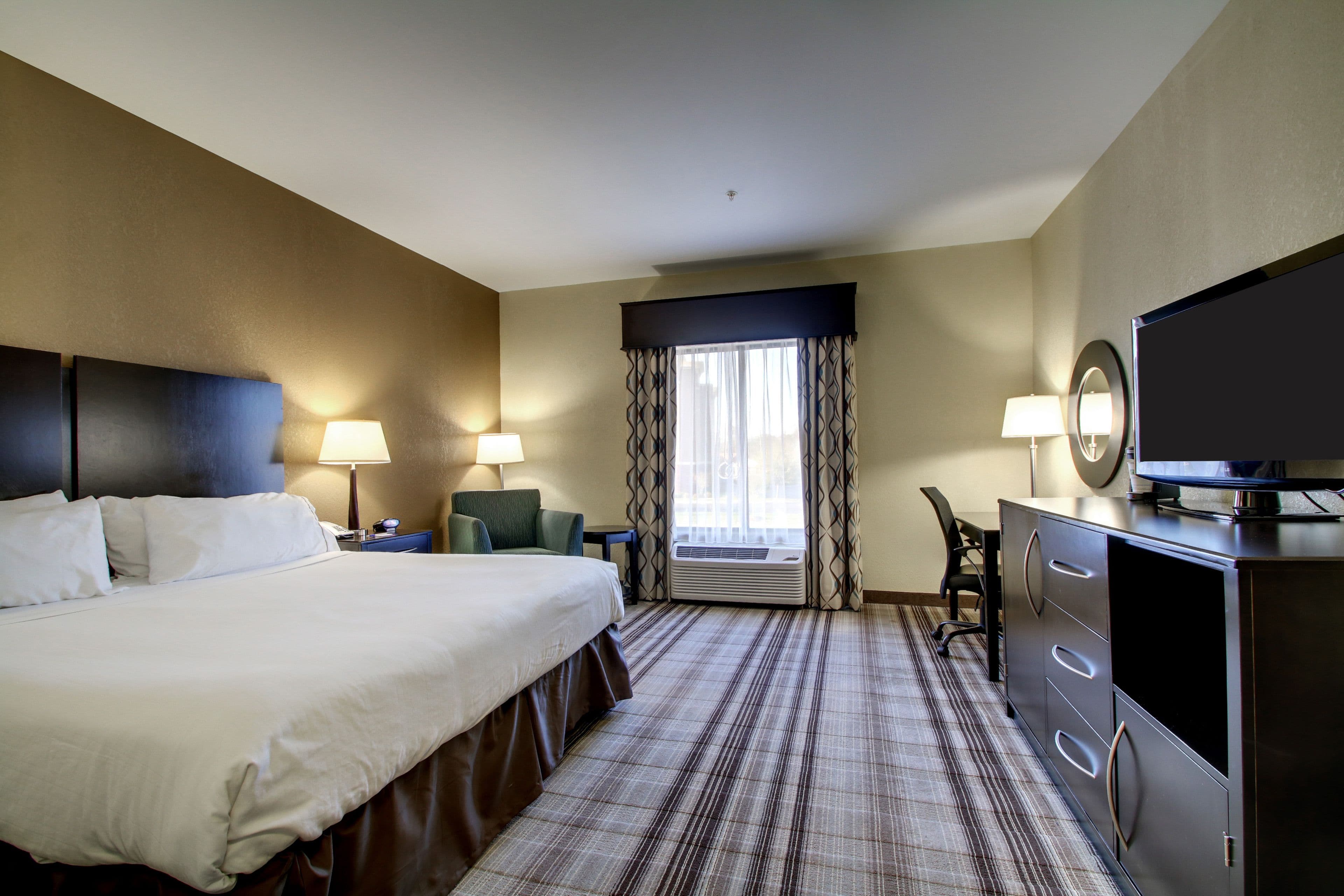 Holiday Inn Express & Suites Natchez South — 8