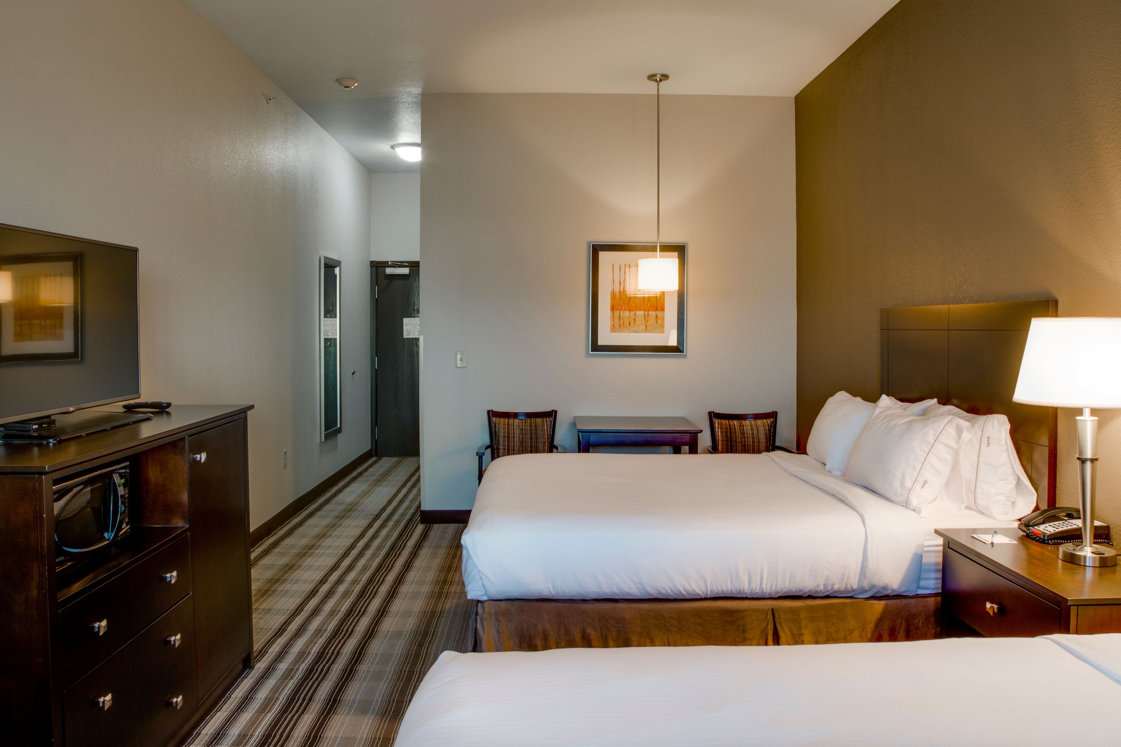 Holiday Inn Express & Suites Nevada — 22