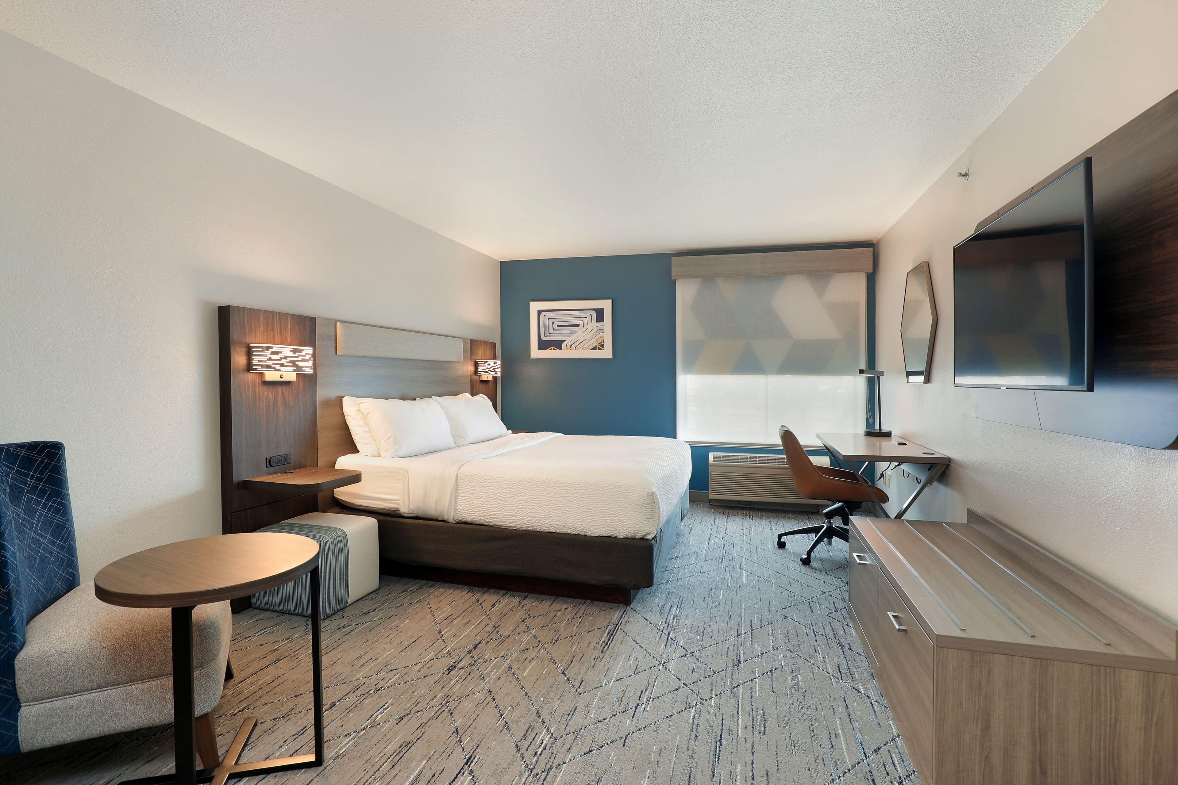 Holiday Inn Express & Suites Milwaukee-New Berlin — 36