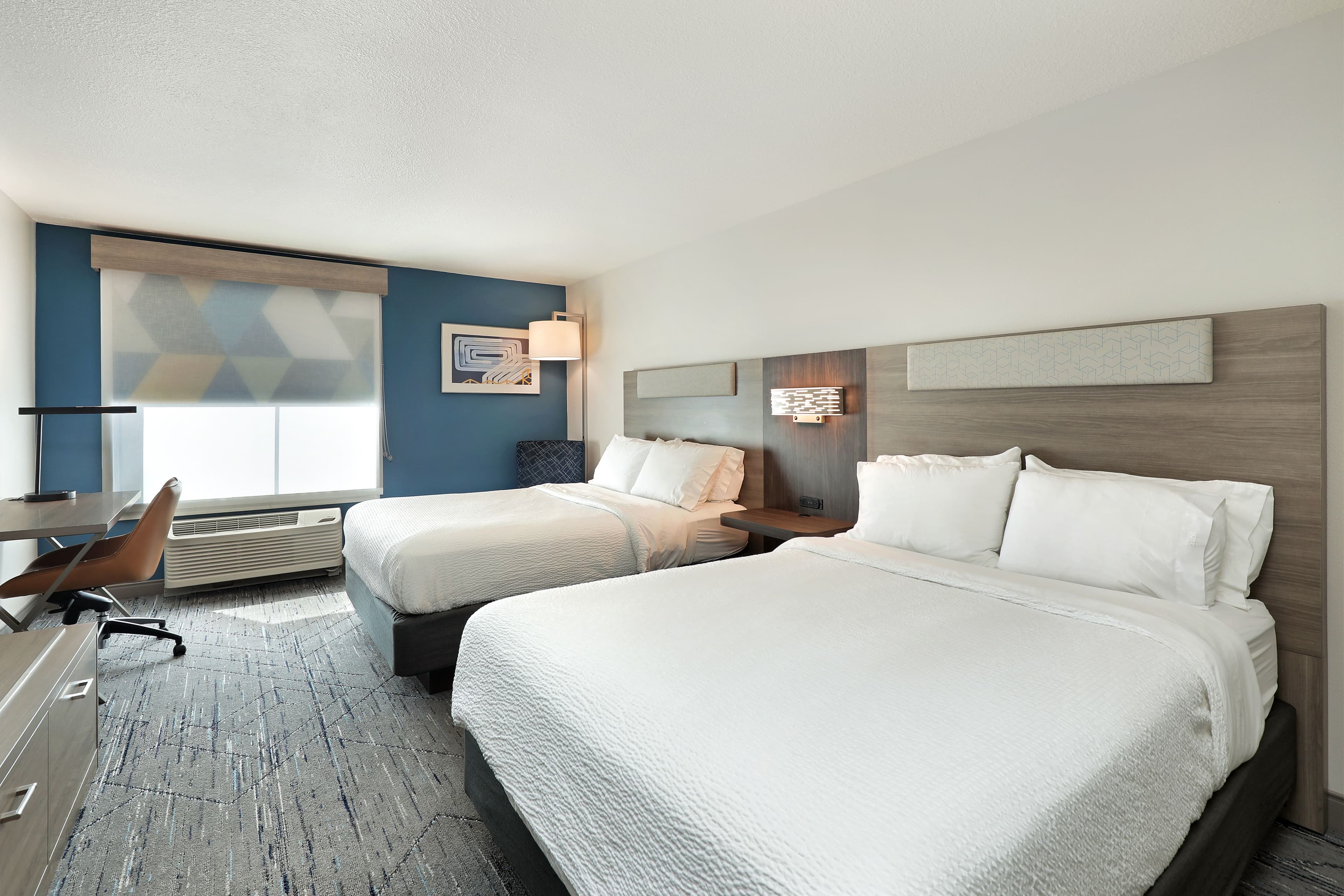 Holiday Inn Express & Suites Milwaukee-New Berlin — 4